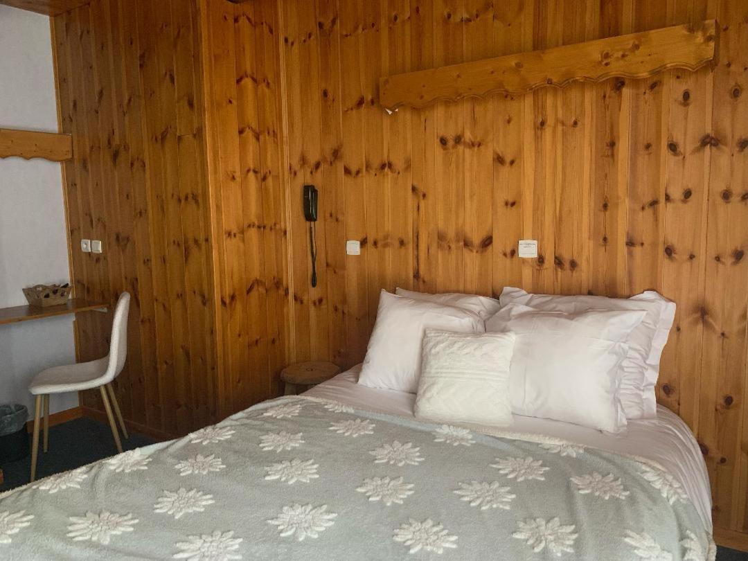 Double Room with Lodgia - Les Catrems photo 2