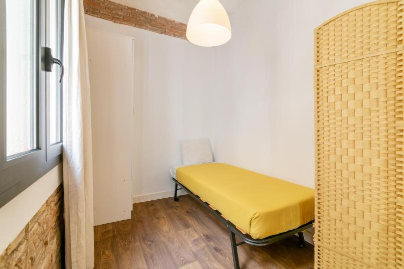 One-Bedroom Apartment photo 3