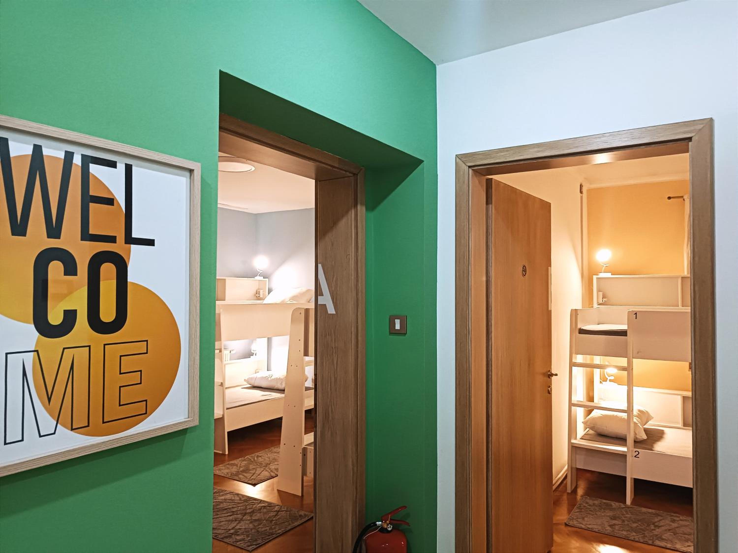 Bed in 6-Bed Mixed Dormitory Room photo 2
