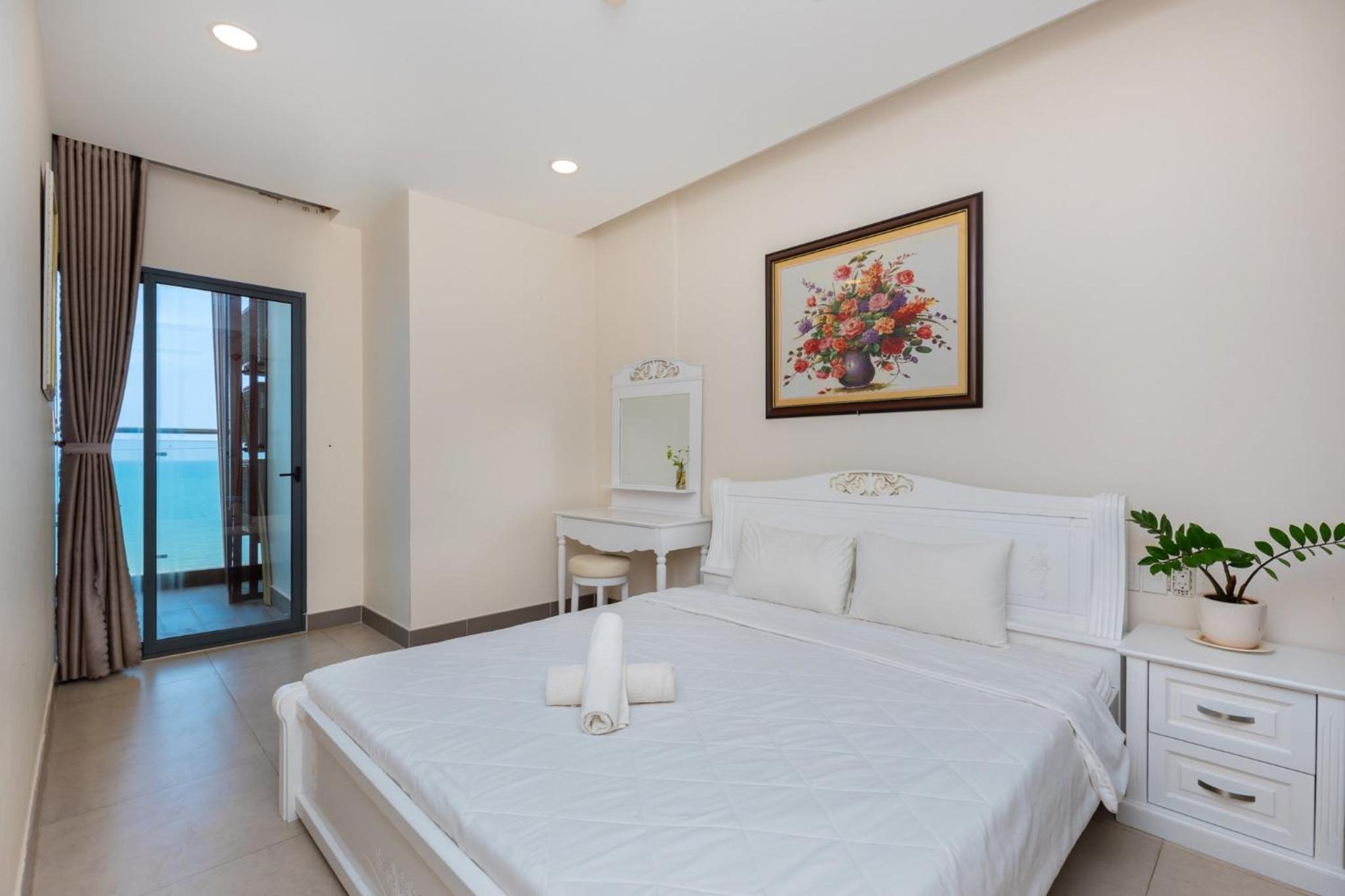 Apartment with Sea View - Photo 13