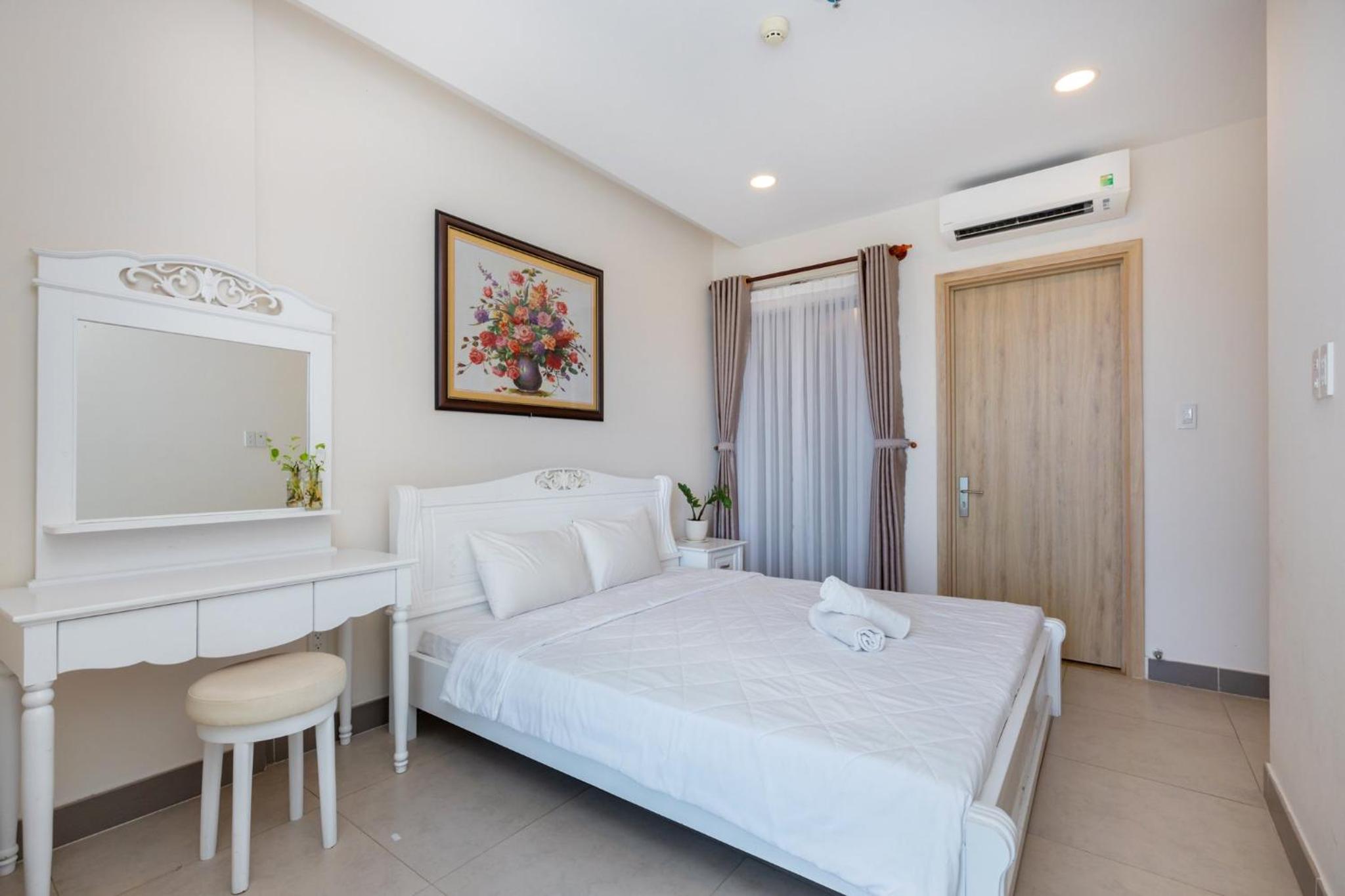 Apartment with Sea View - Photo 12