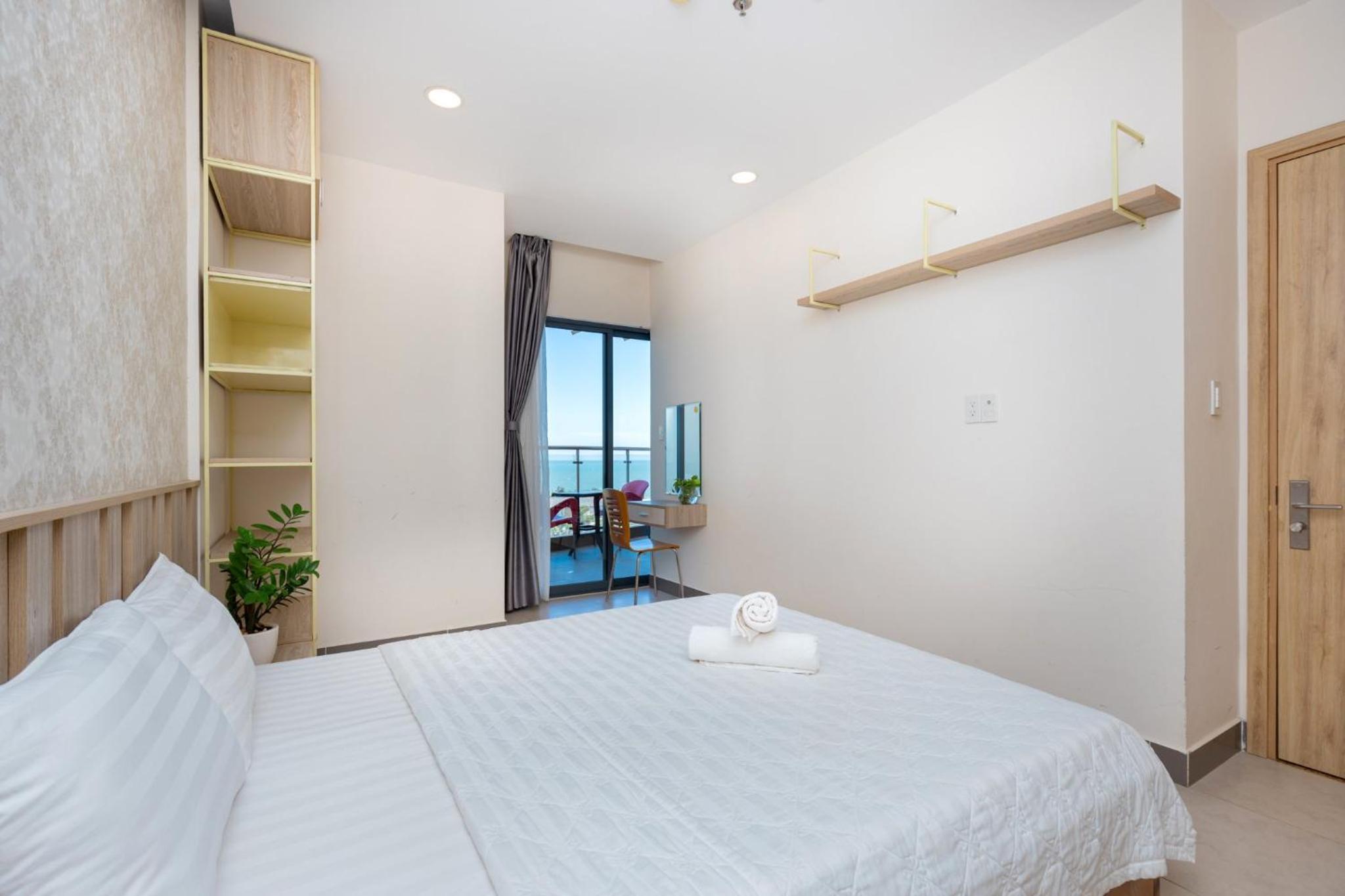 Apartment with Sea View - Photo 3