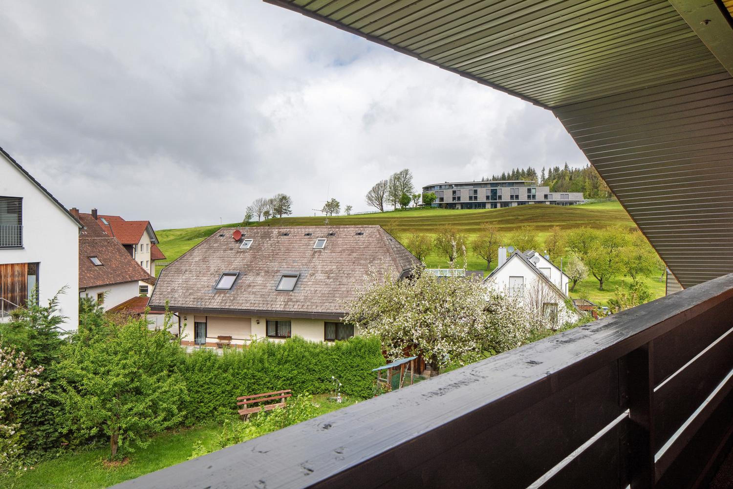 Two-Bedroom Deluxe Apartment with Garden View photo 2