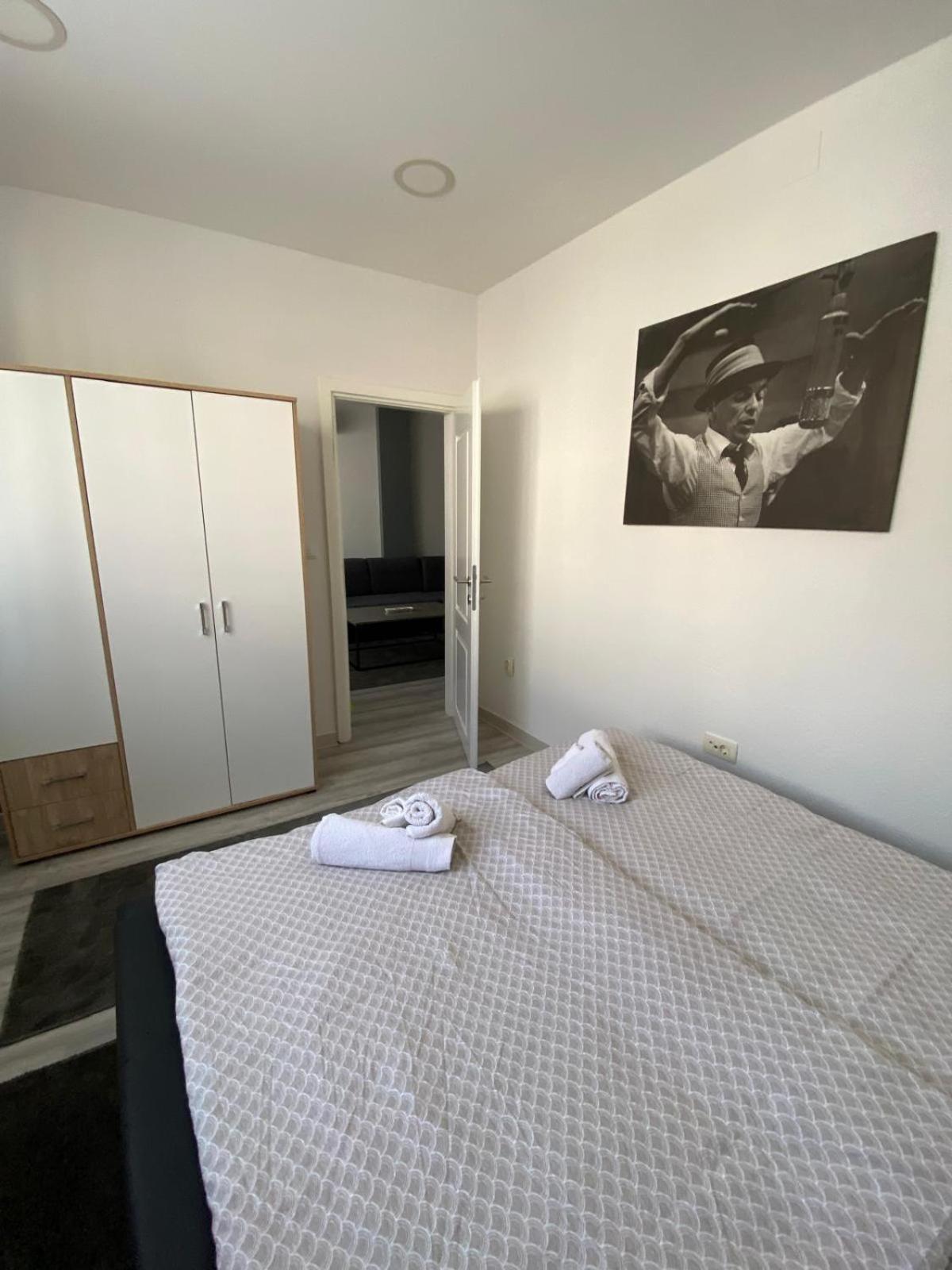 One-Bedroom Apartment photo 3