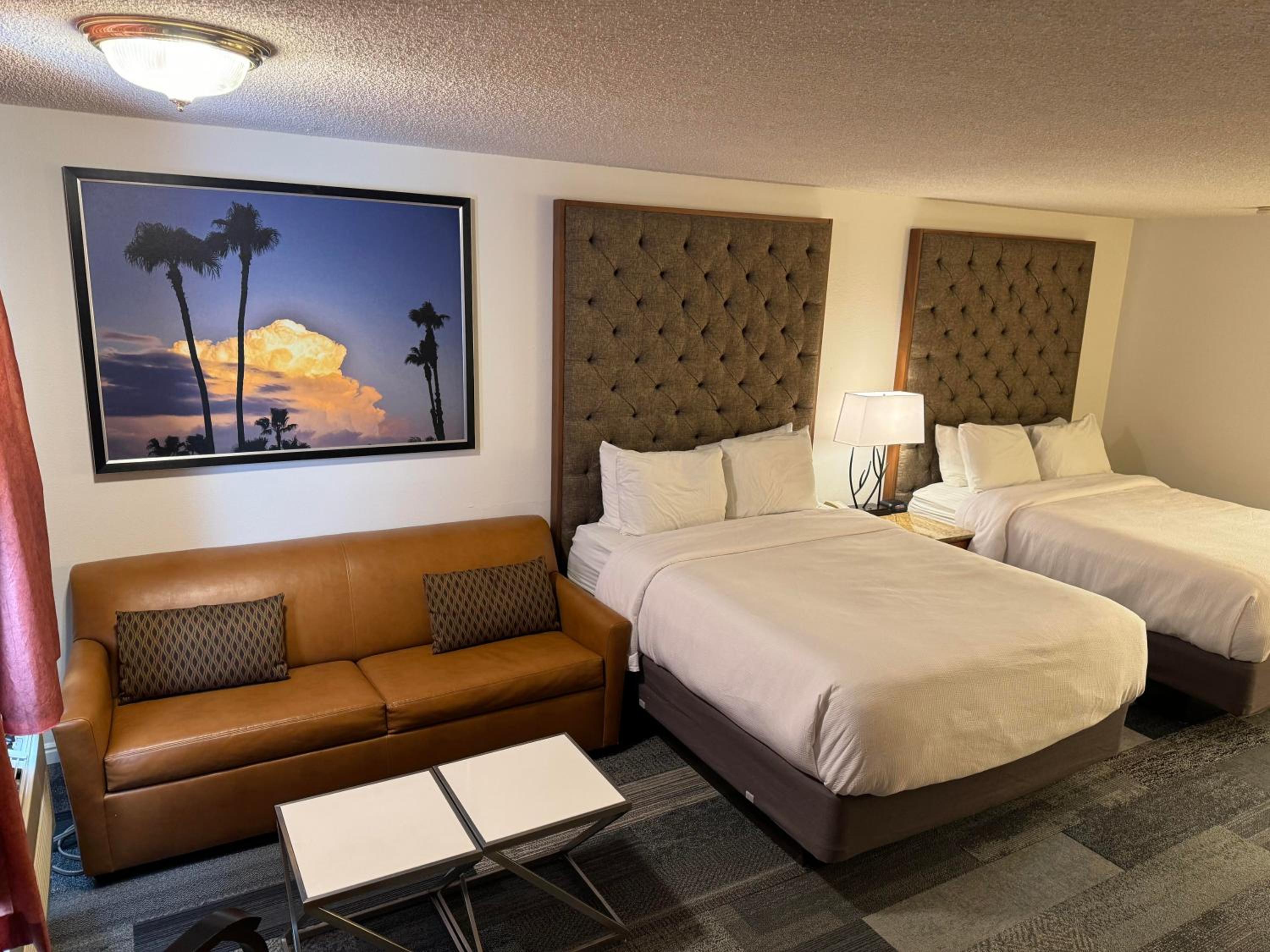 Deluxe Queen Room with Two Queen Beds No Pets - Disability Access photo 1