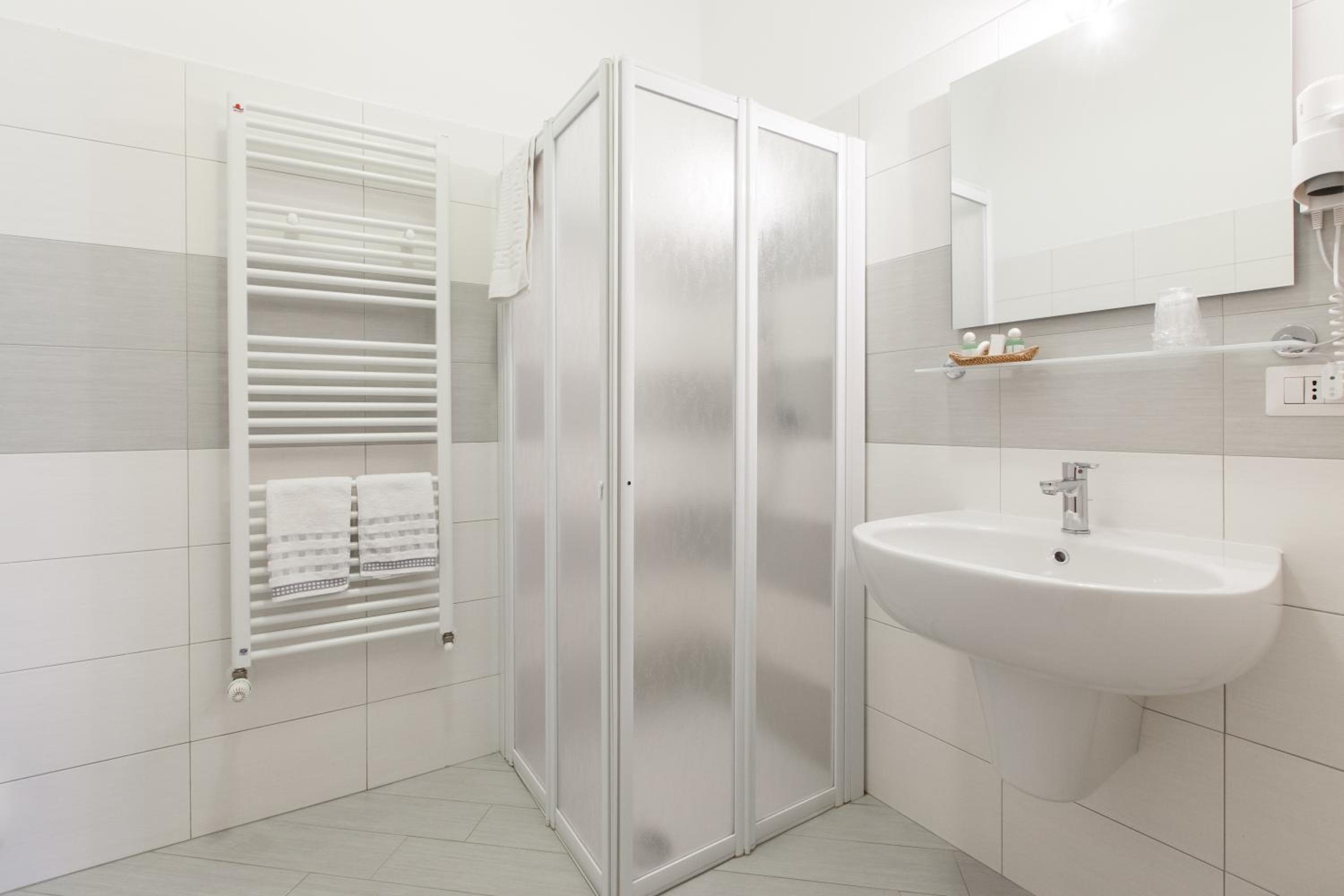 Double or Twin Room with Balcony photo 2