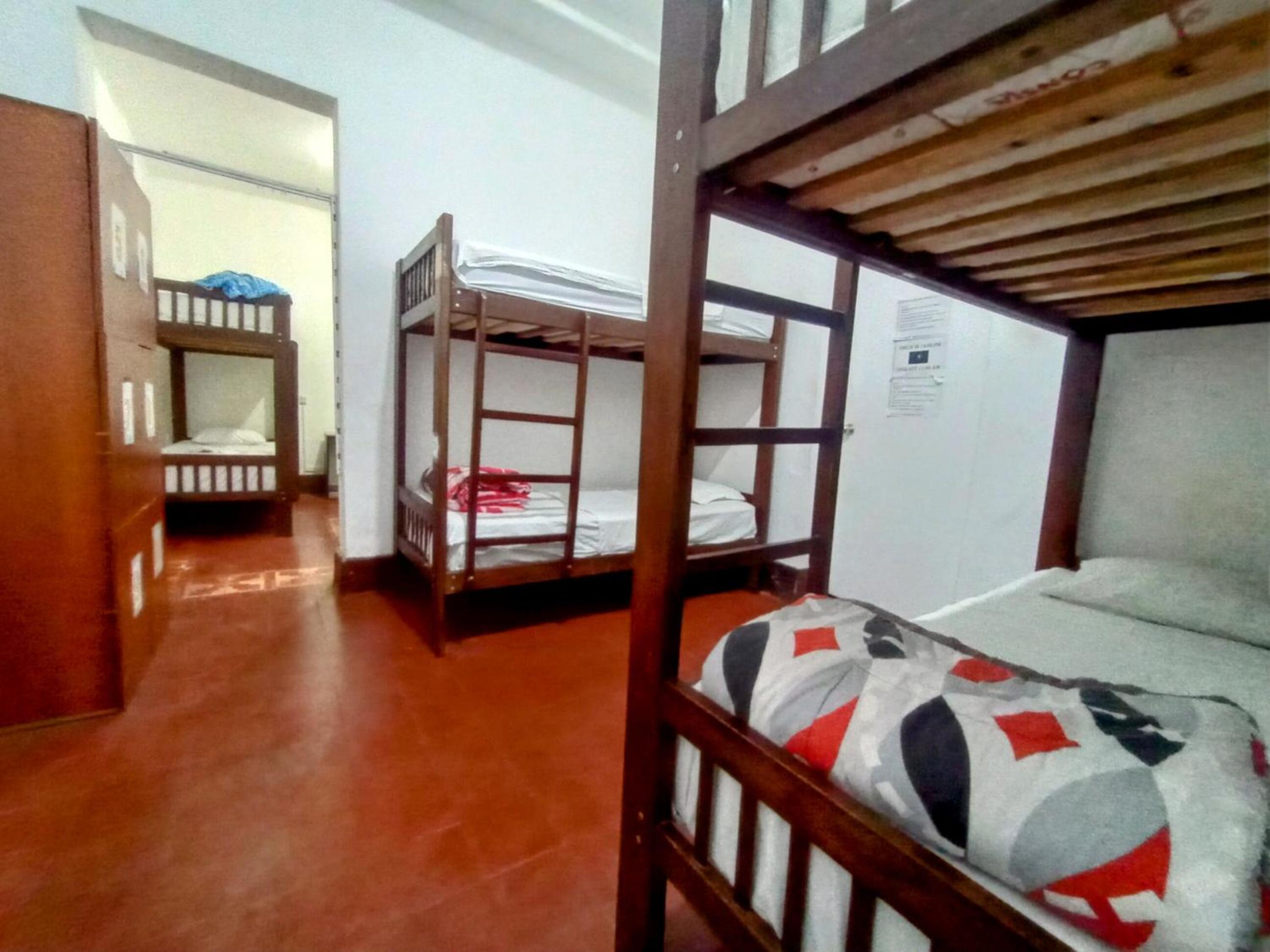 Bed in 8-Bed Mixed Dormitory Room photo 1