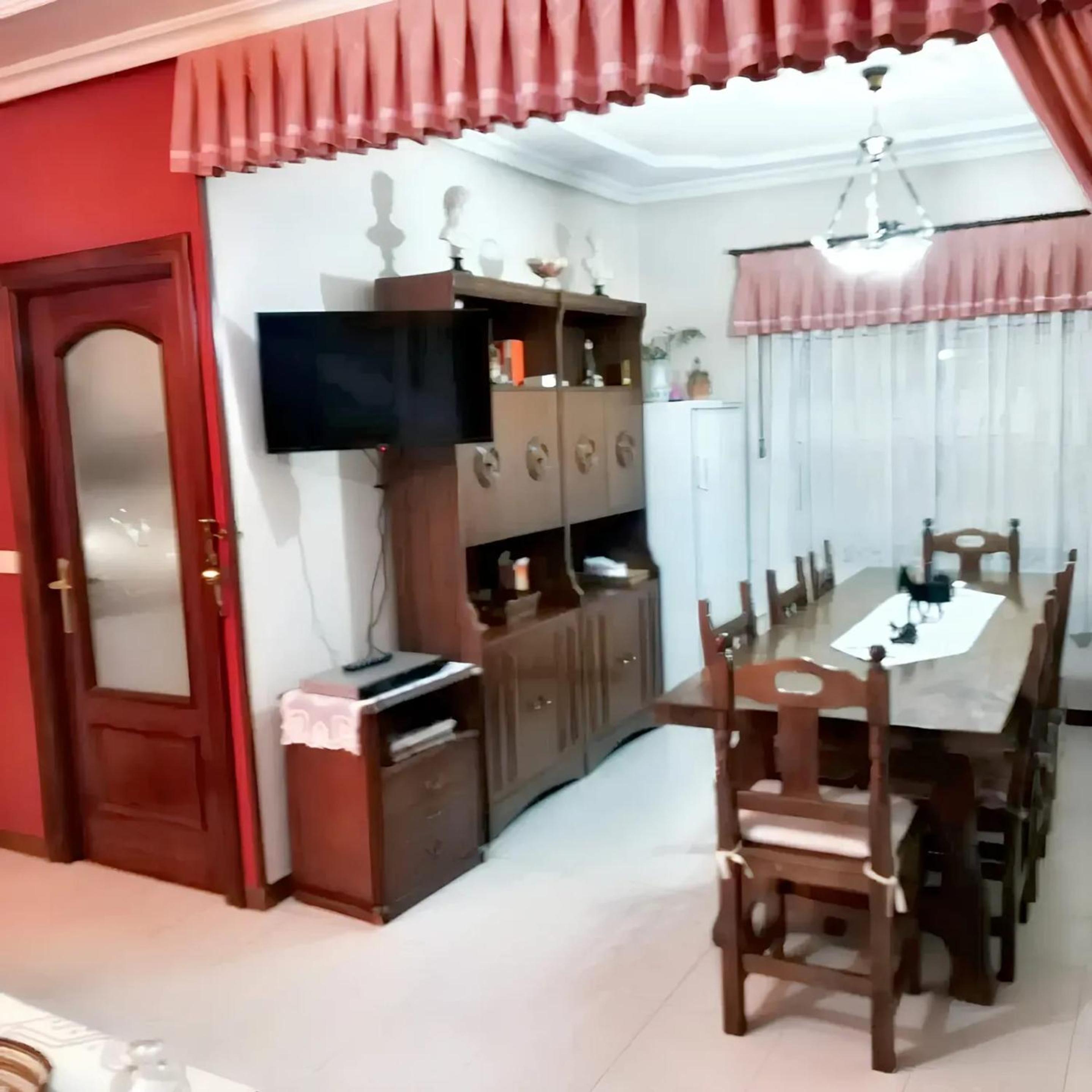 Three-Bedroom Vacation Home  photo 2