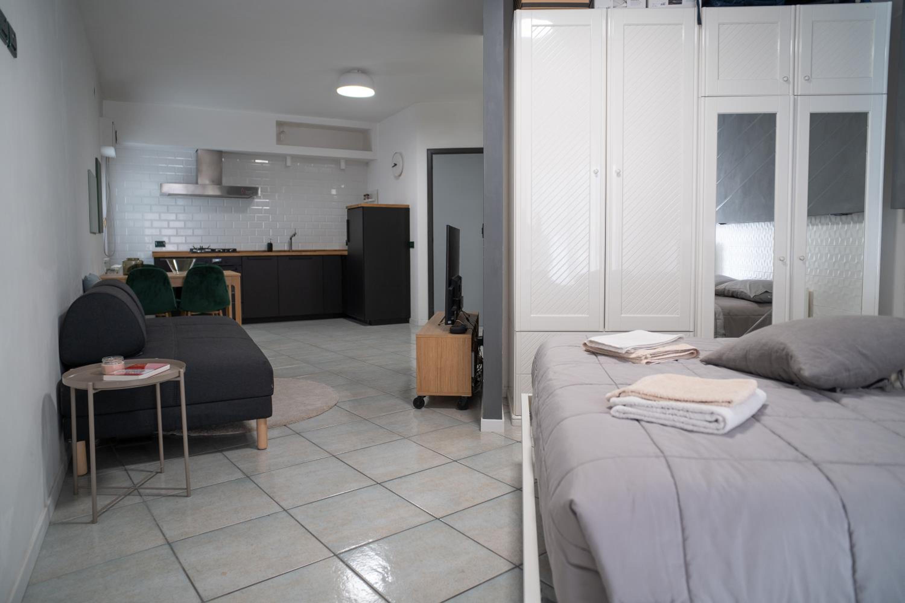 One-Bedroom Apartment