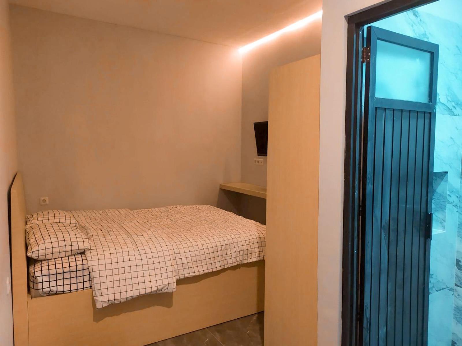 Deluxe Double Room (2 Adults + 1 Child) photo 1
