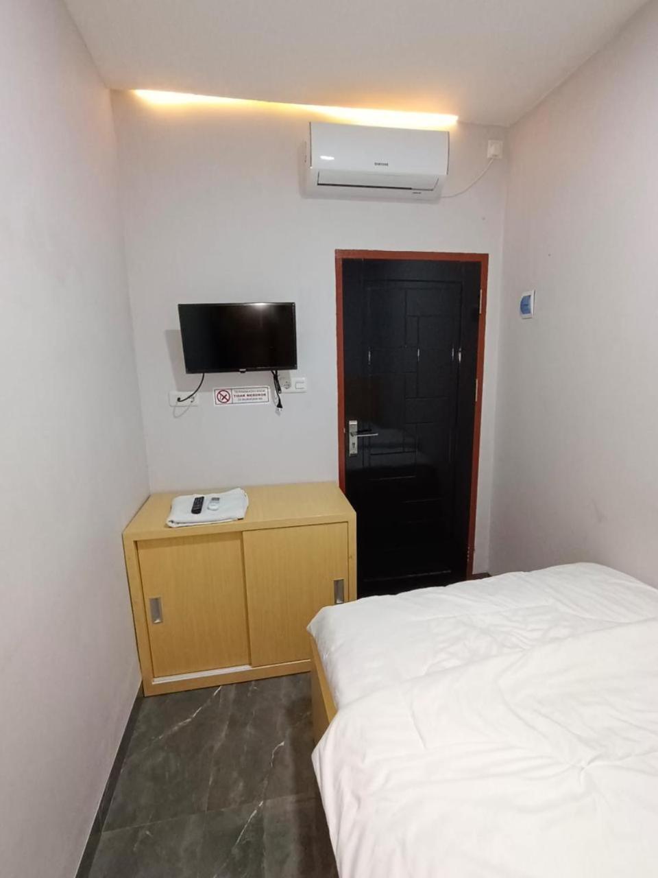 Deluxe Room (2 Adults + 1 Child) photo 2