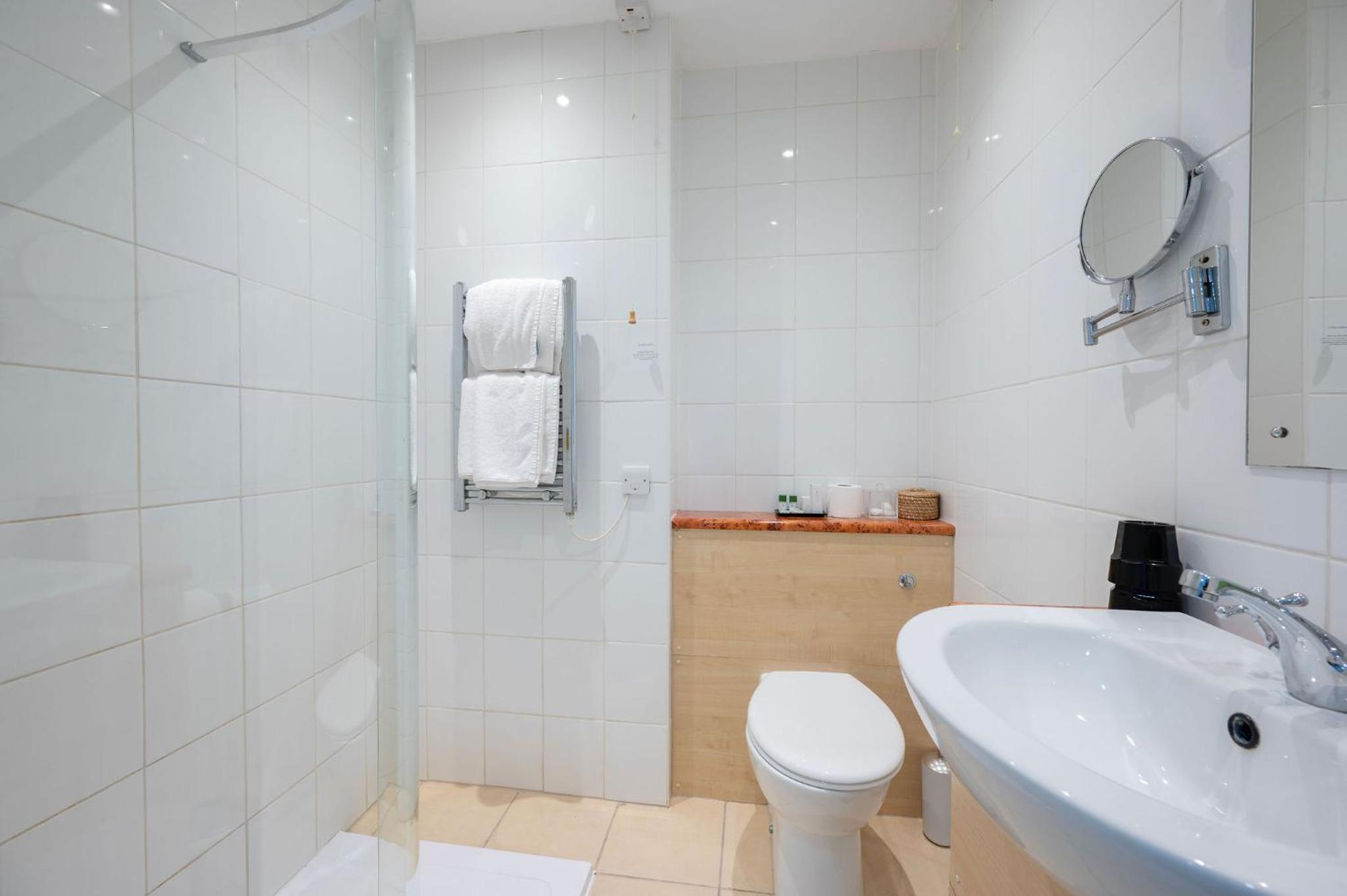 Double Room with Side Sea View - Photo 4
