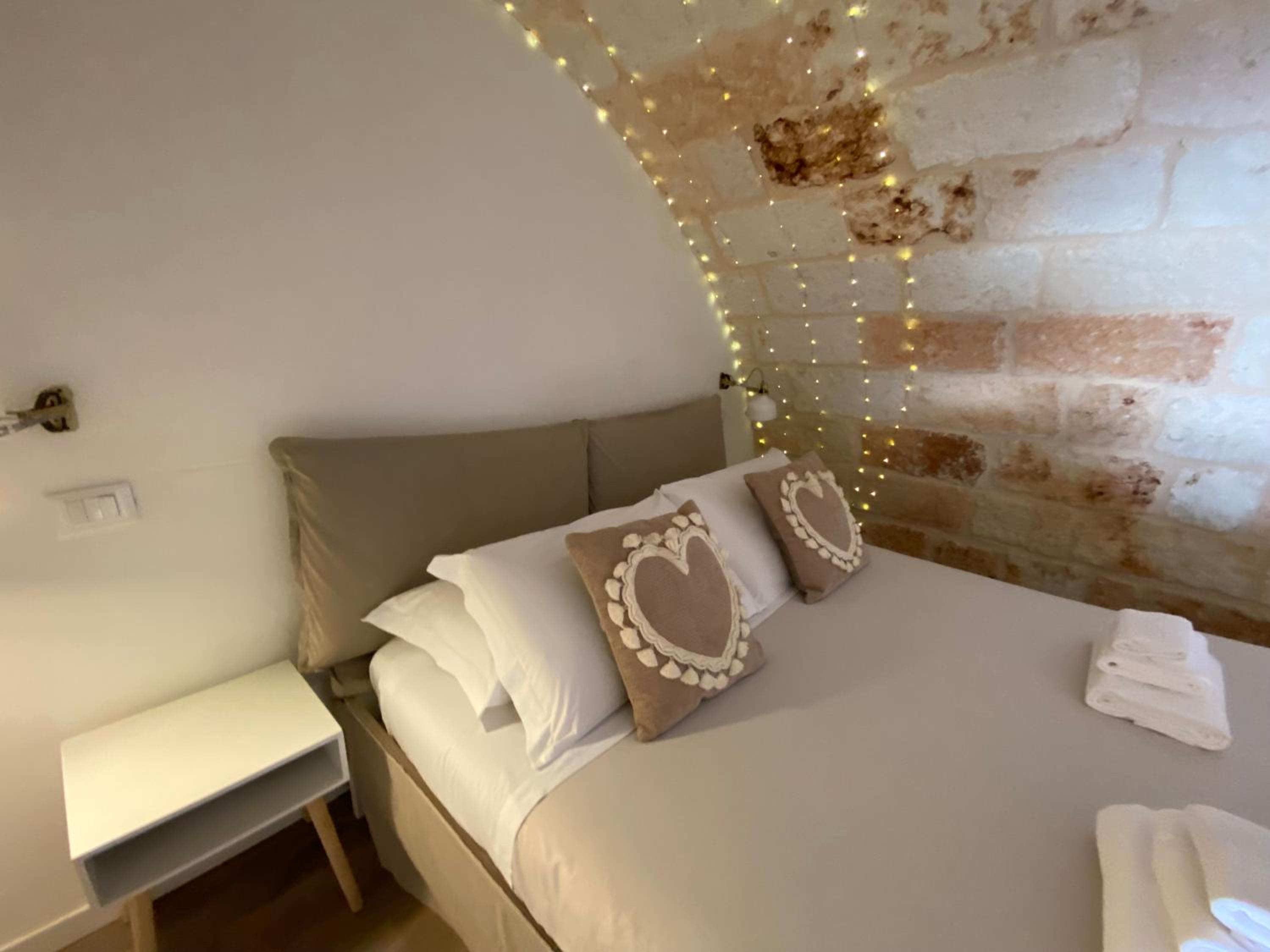 Double Room with Spa Bath - Photo 1