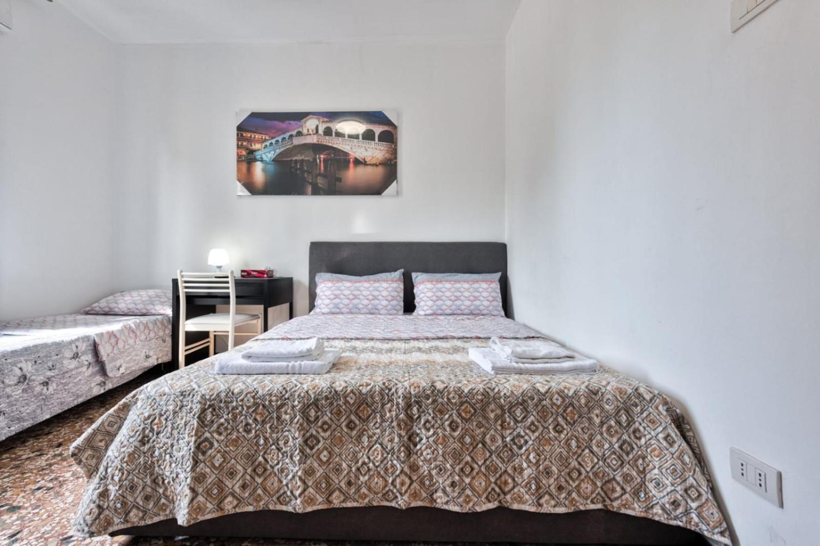Basic Triple Room photo 3