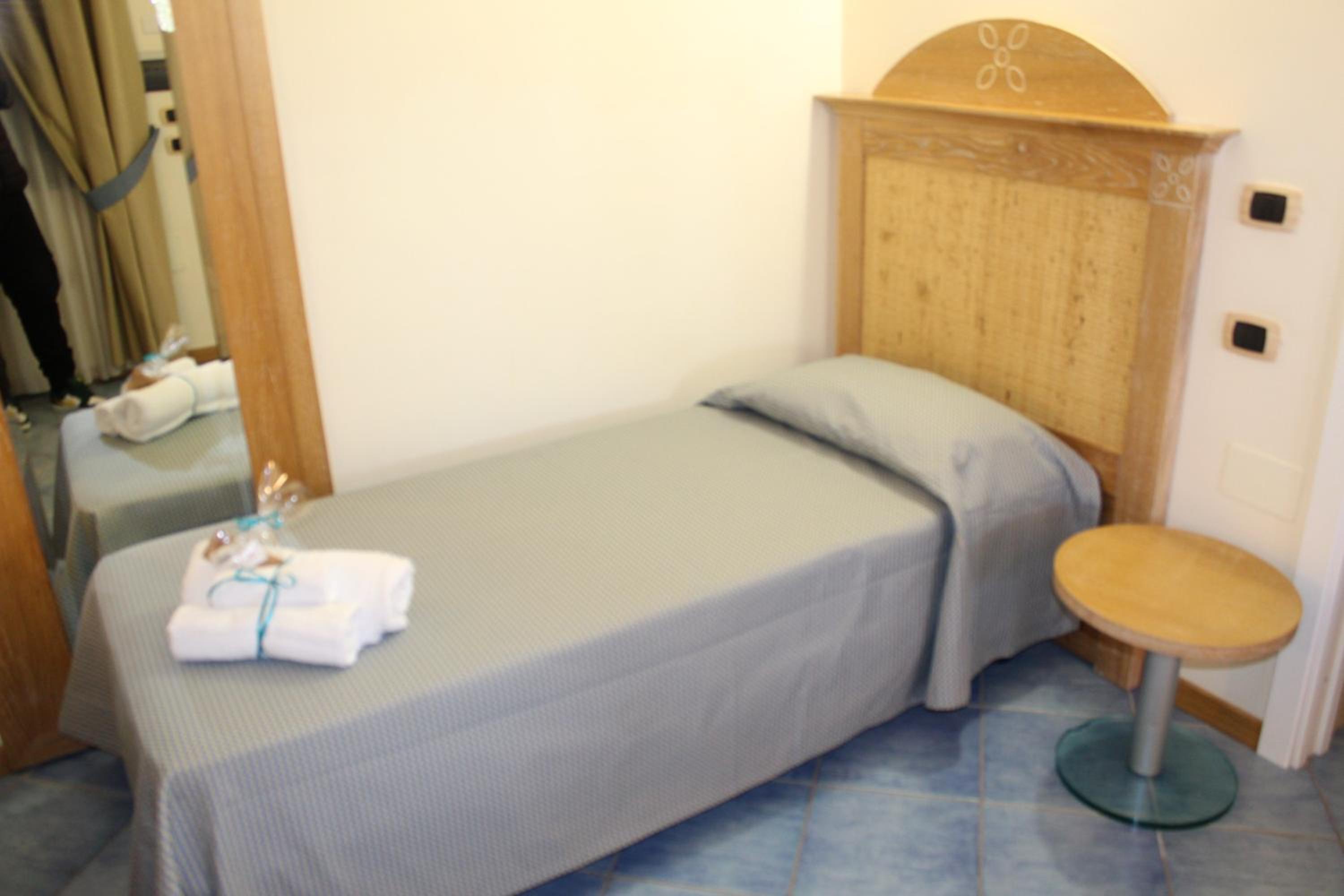 Single Room With Private Bathroom photo 1