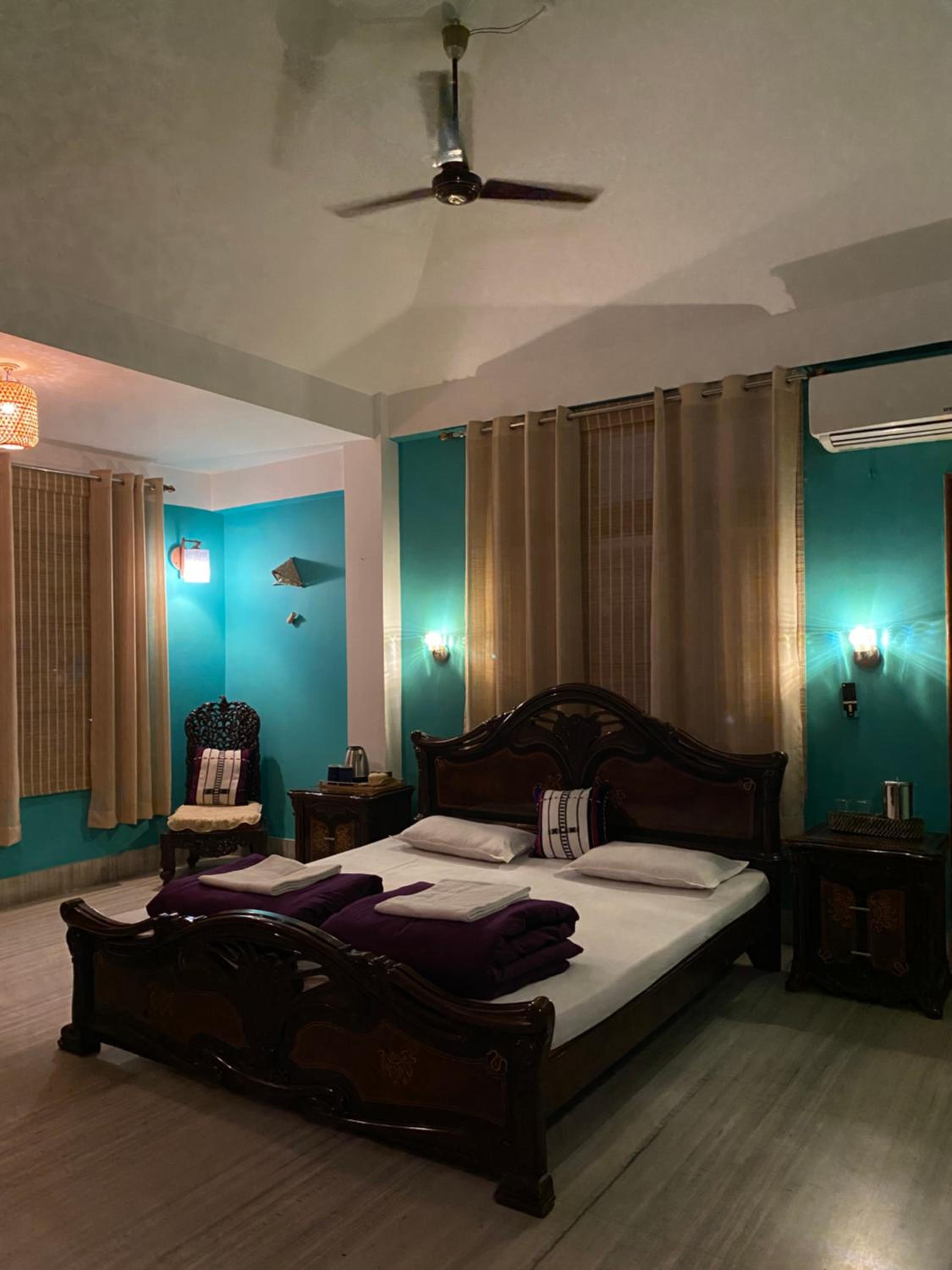Deluxe King Room photo 1