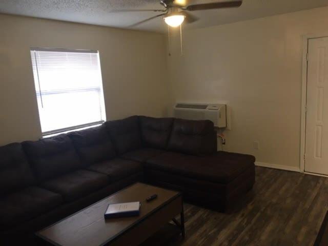 Apartment photo 2