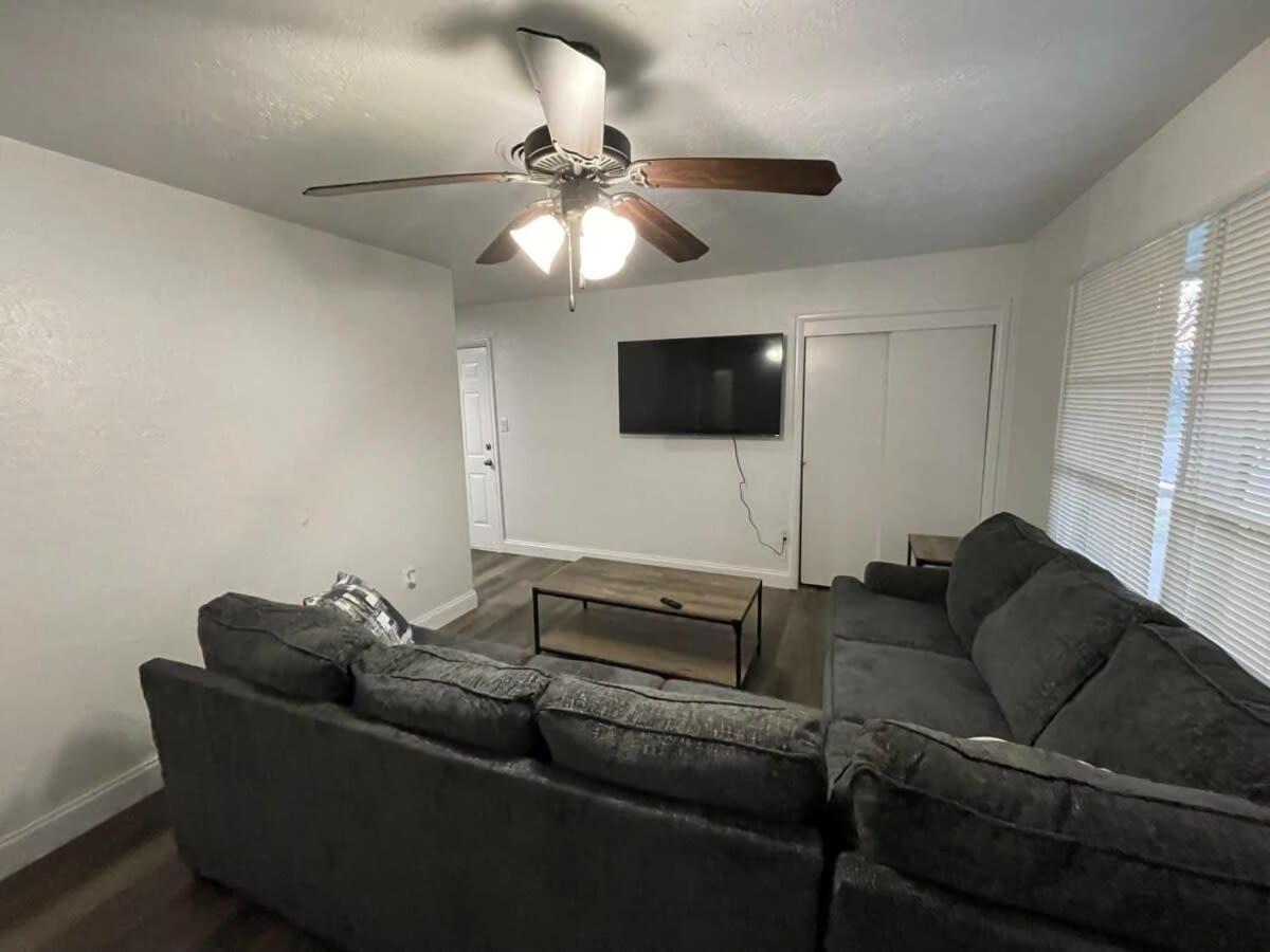Family Room photo 1