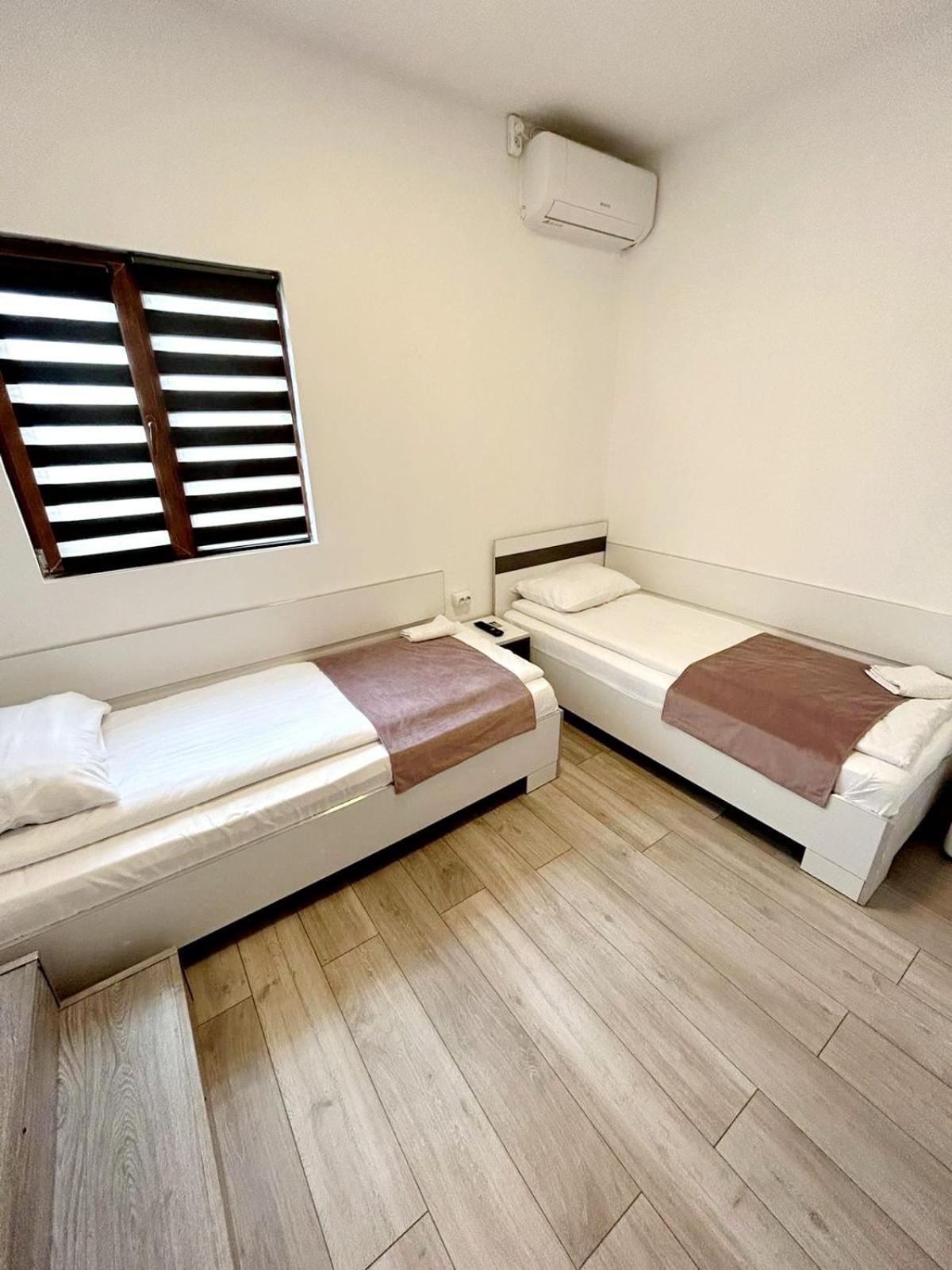 Twin Room with Private Bathroom photo 1
