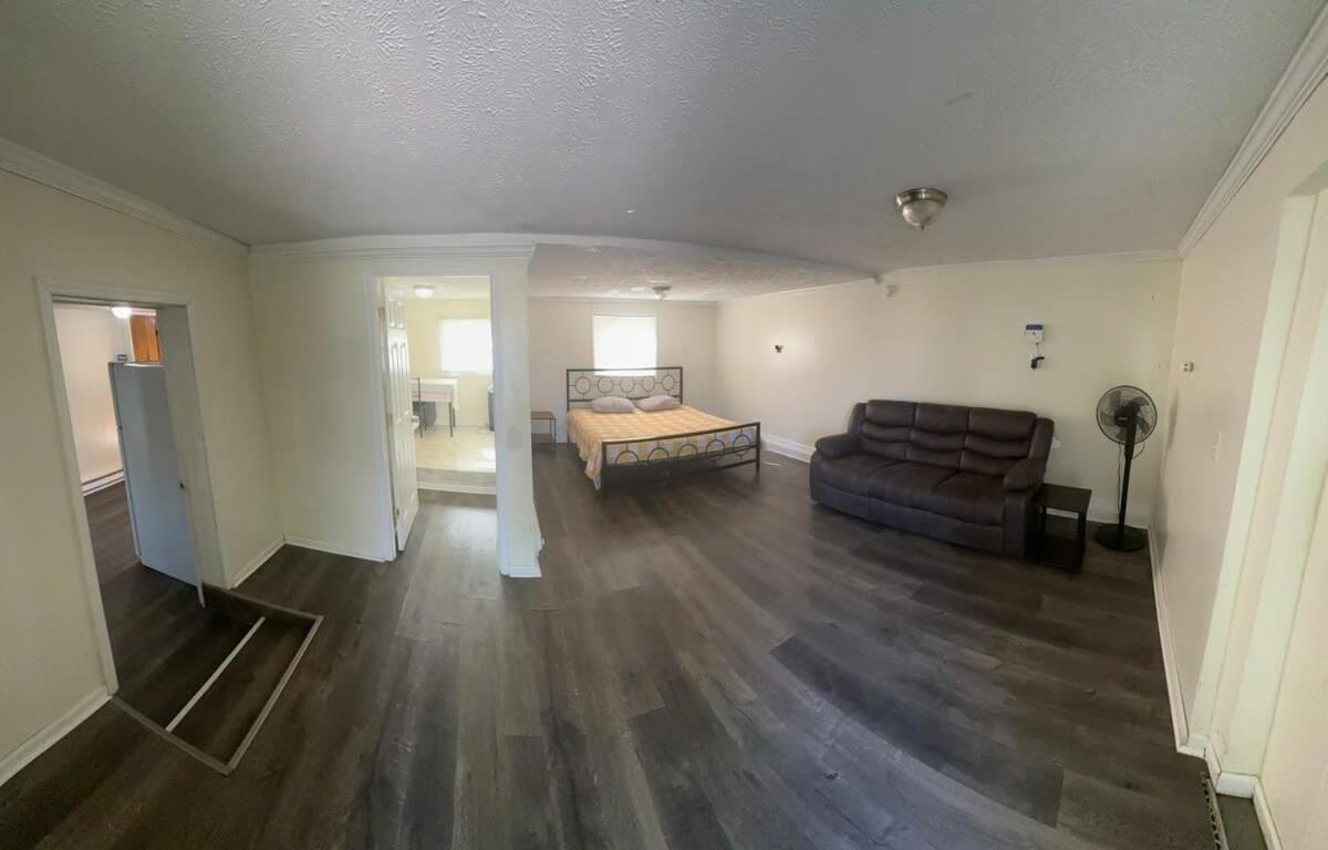 Family Room photo 1