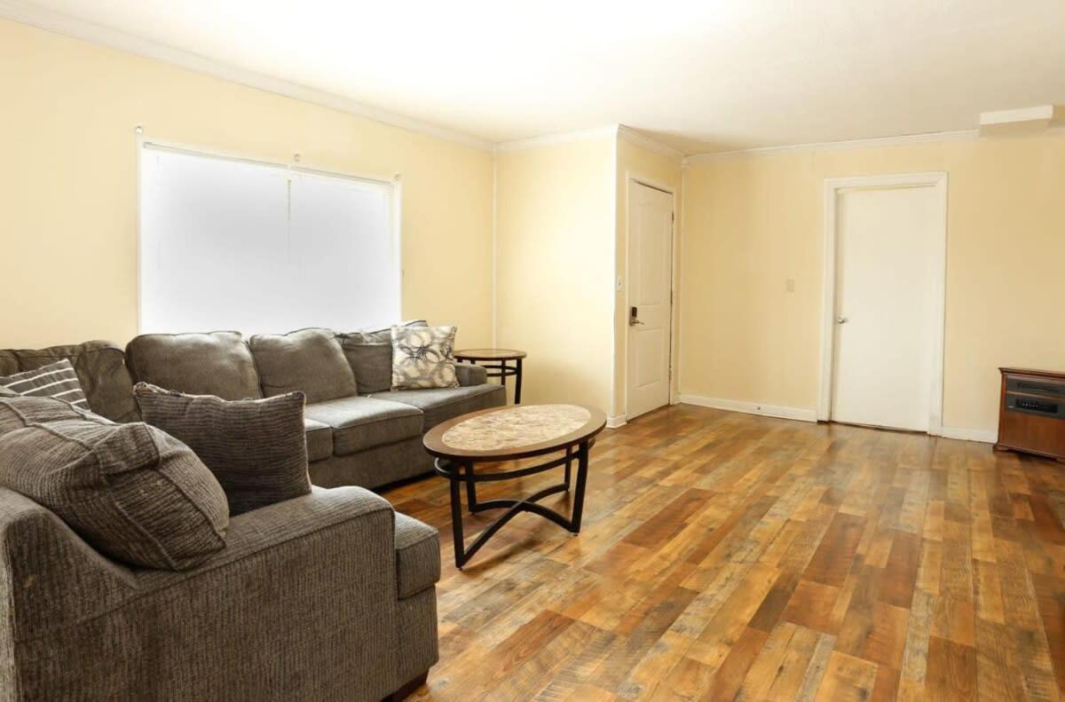 Apartment photo 2