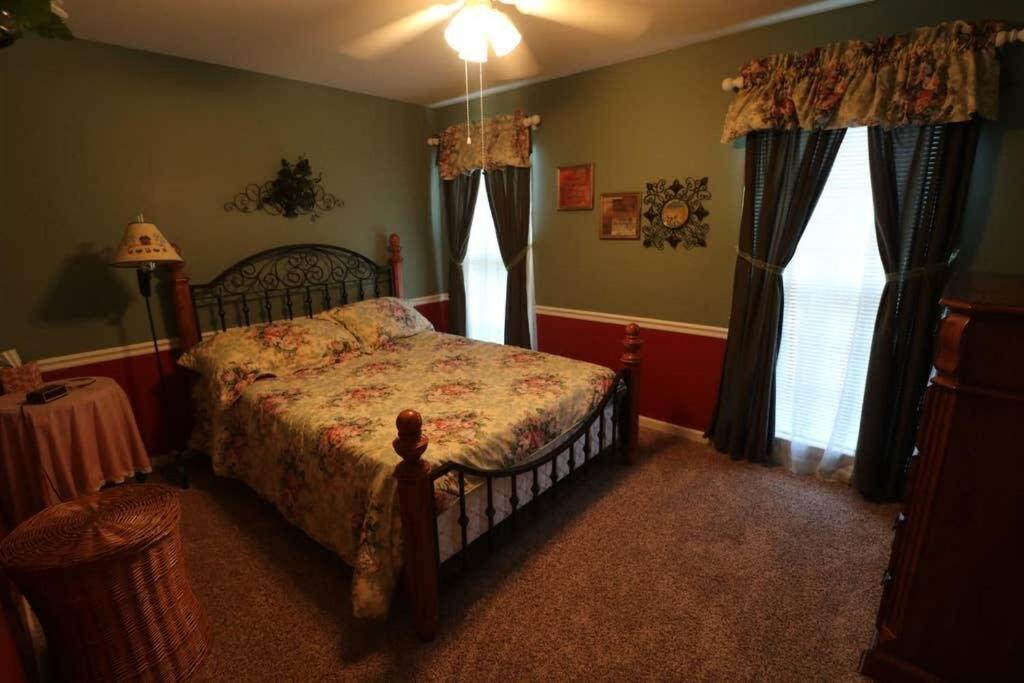 Family Room photo 2