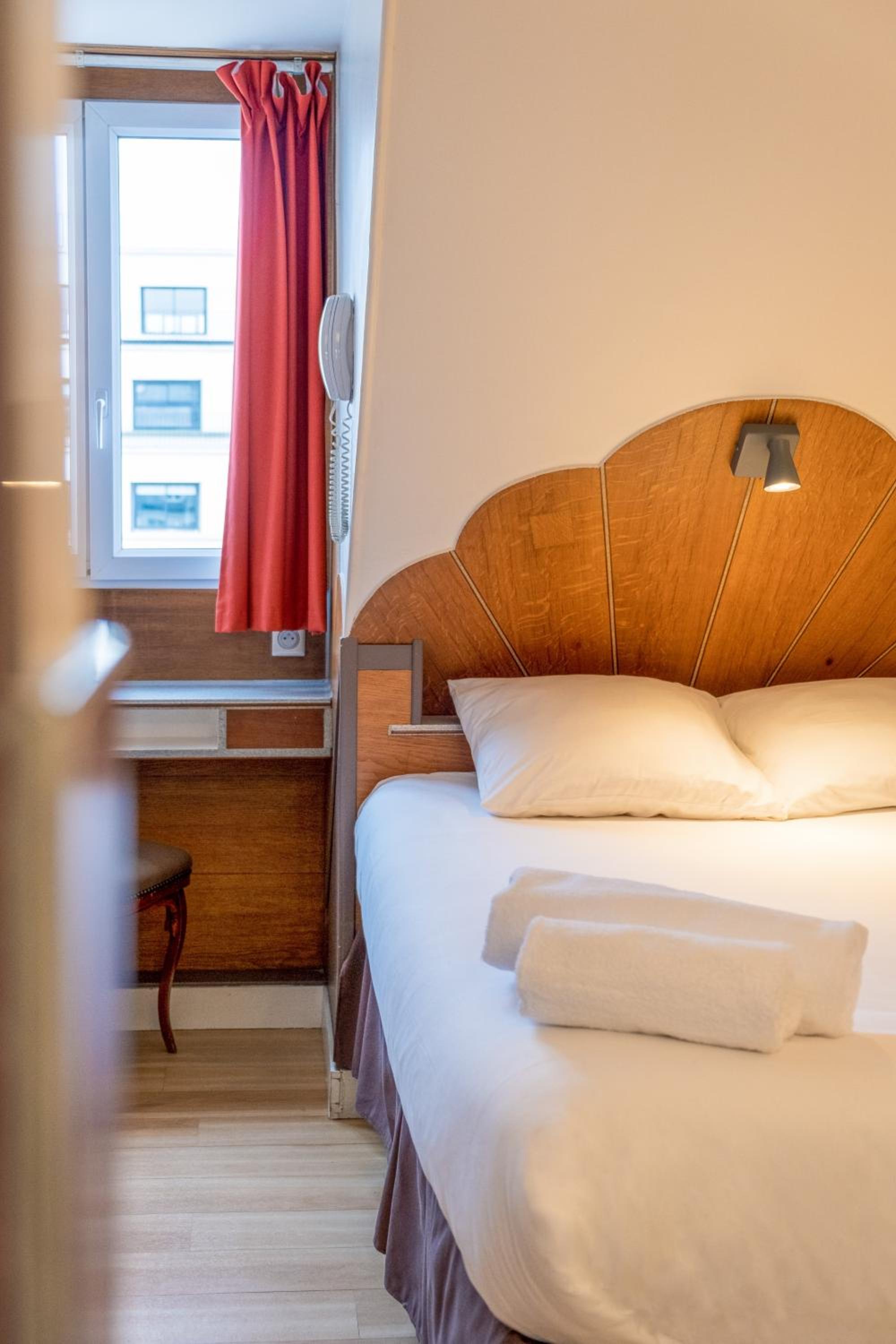 Double Room with Private Shower and Toilet