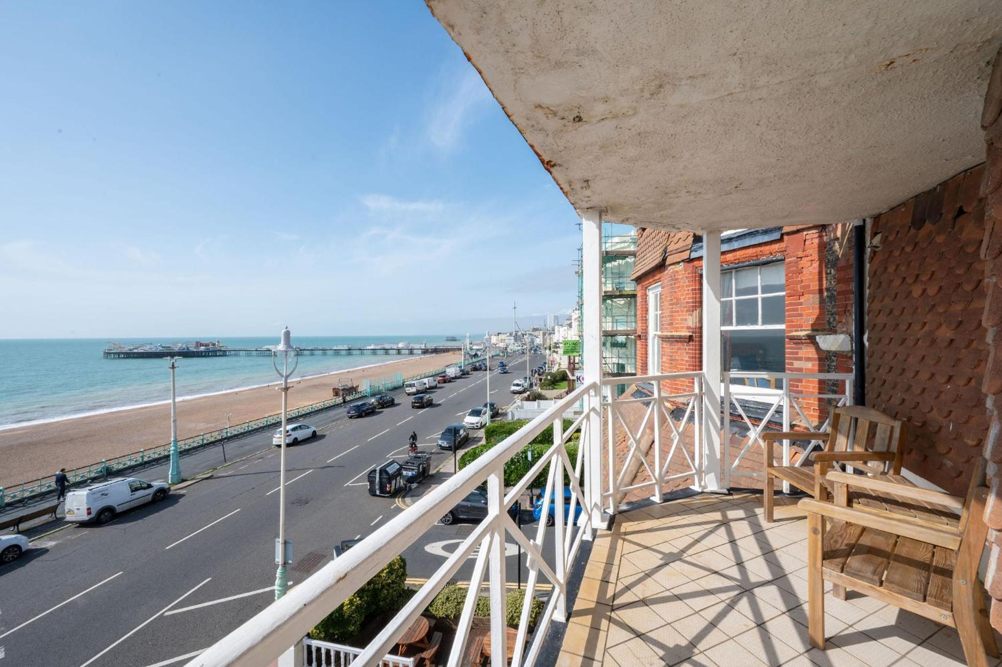 Double Room with Balcony and Sea View - Photo 5