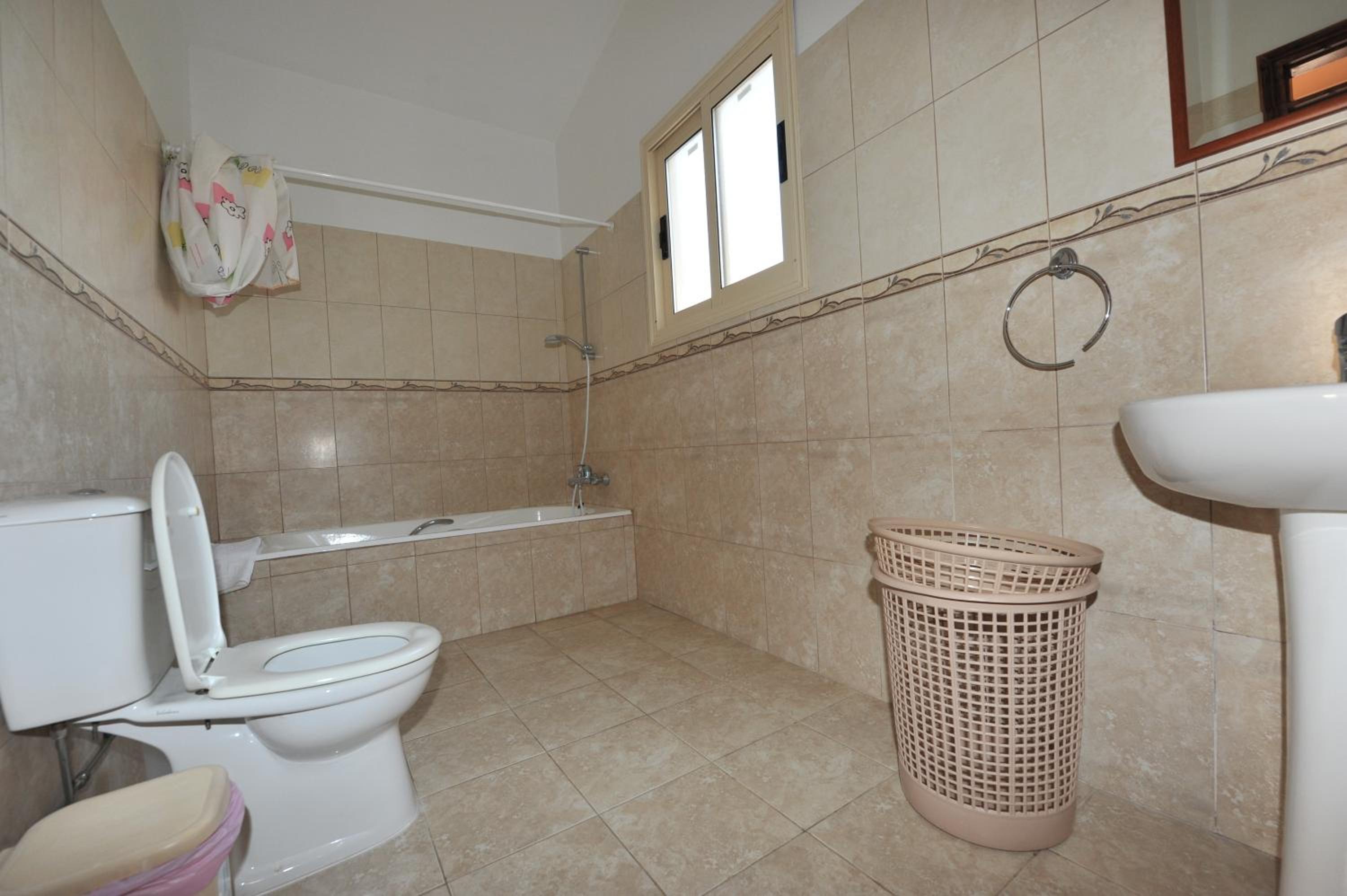 Four-Bedroom House photo 2