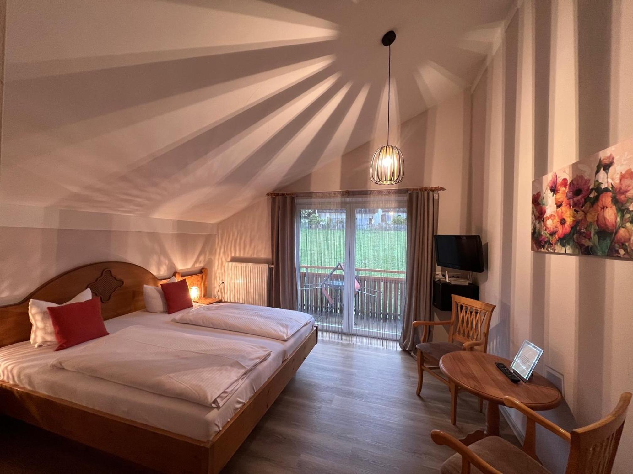 Double Room - Photo 5
