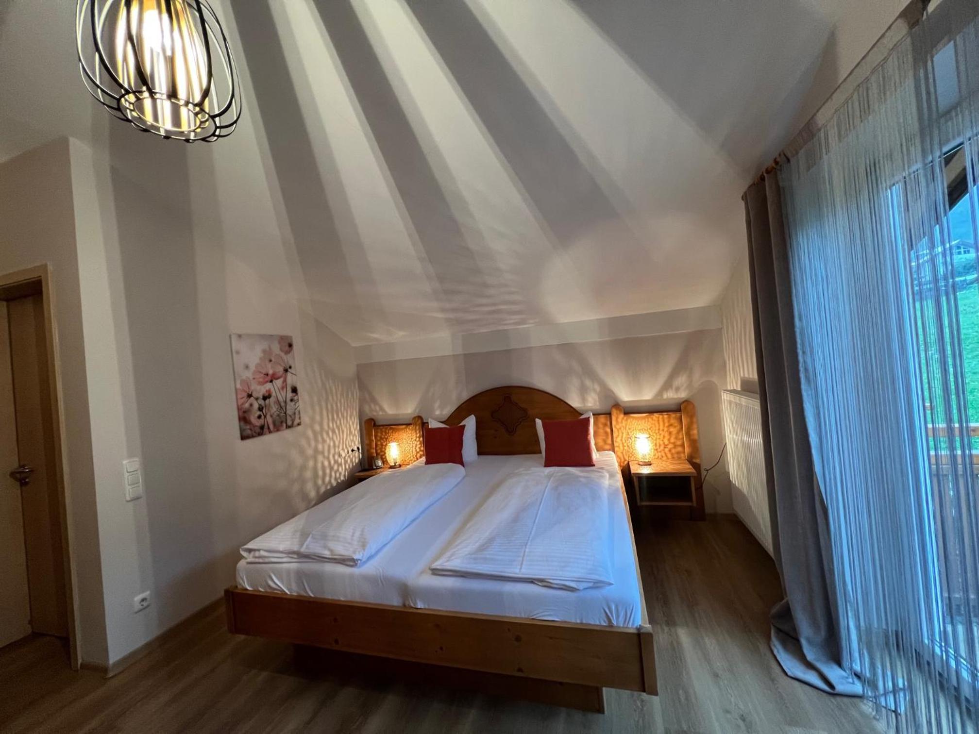 Double Room - Photo 6