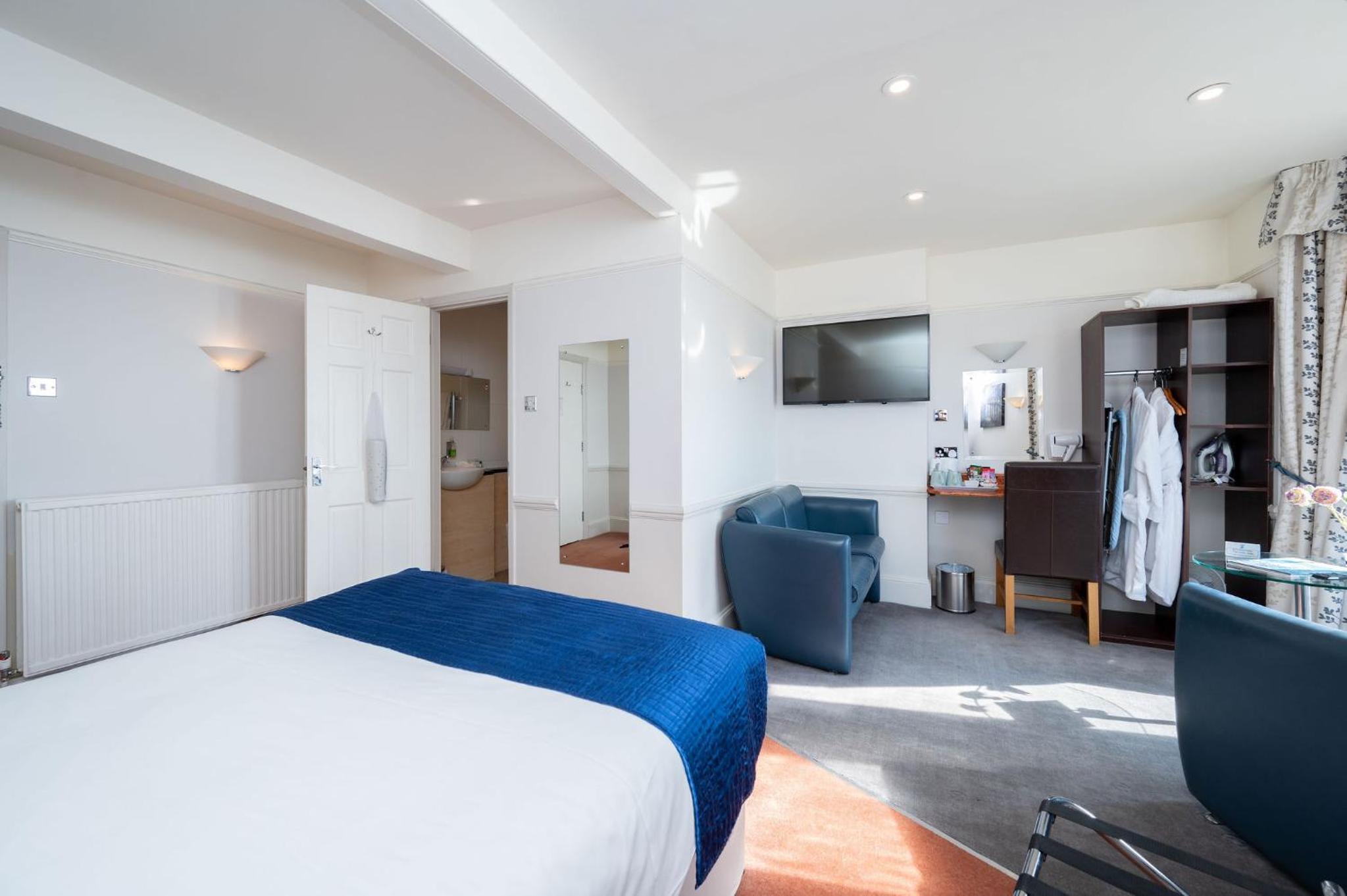 Superior Double Room with Sea View - Photo 4