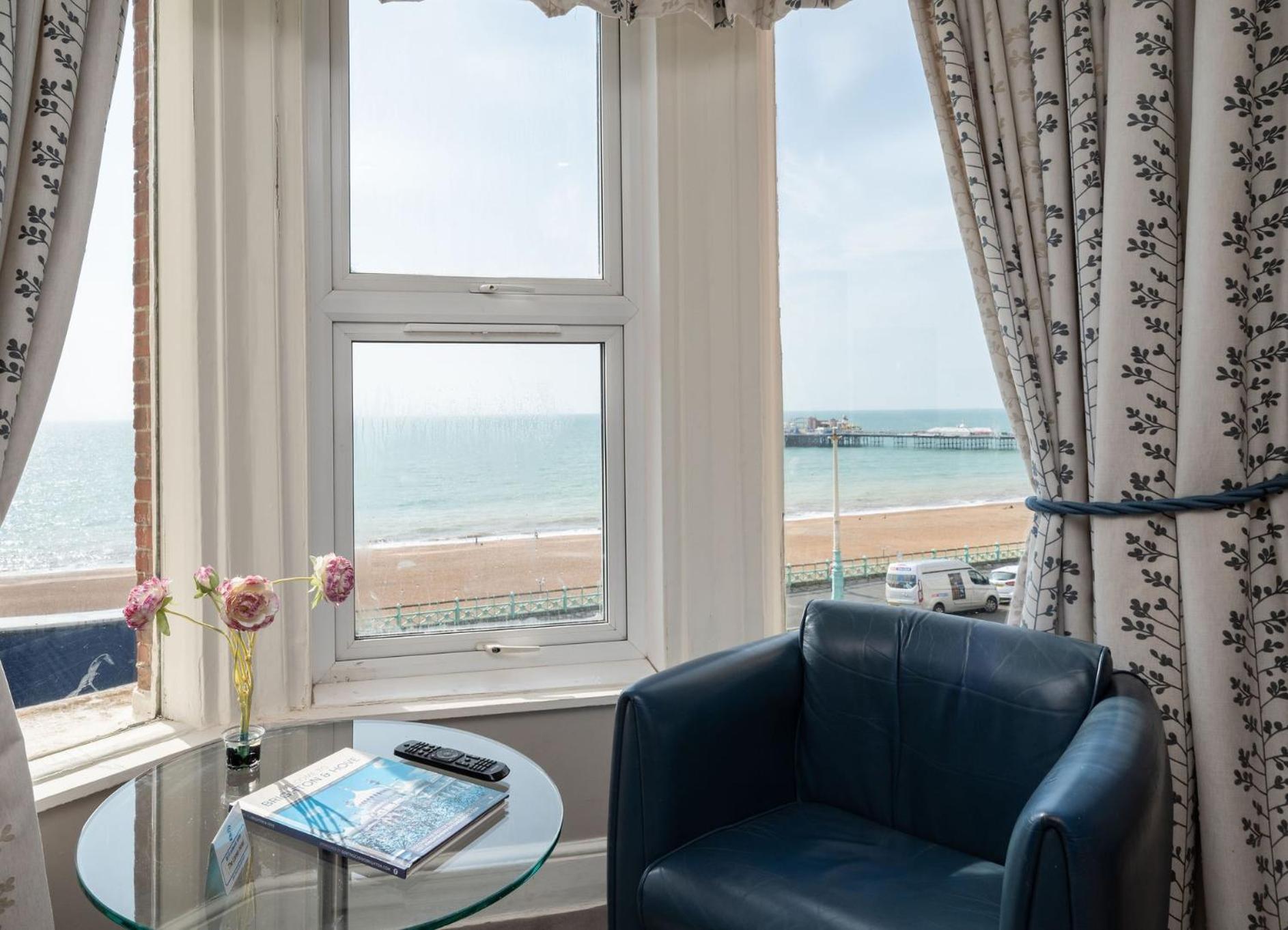 Superior Double Room with Sea View - Photo 3