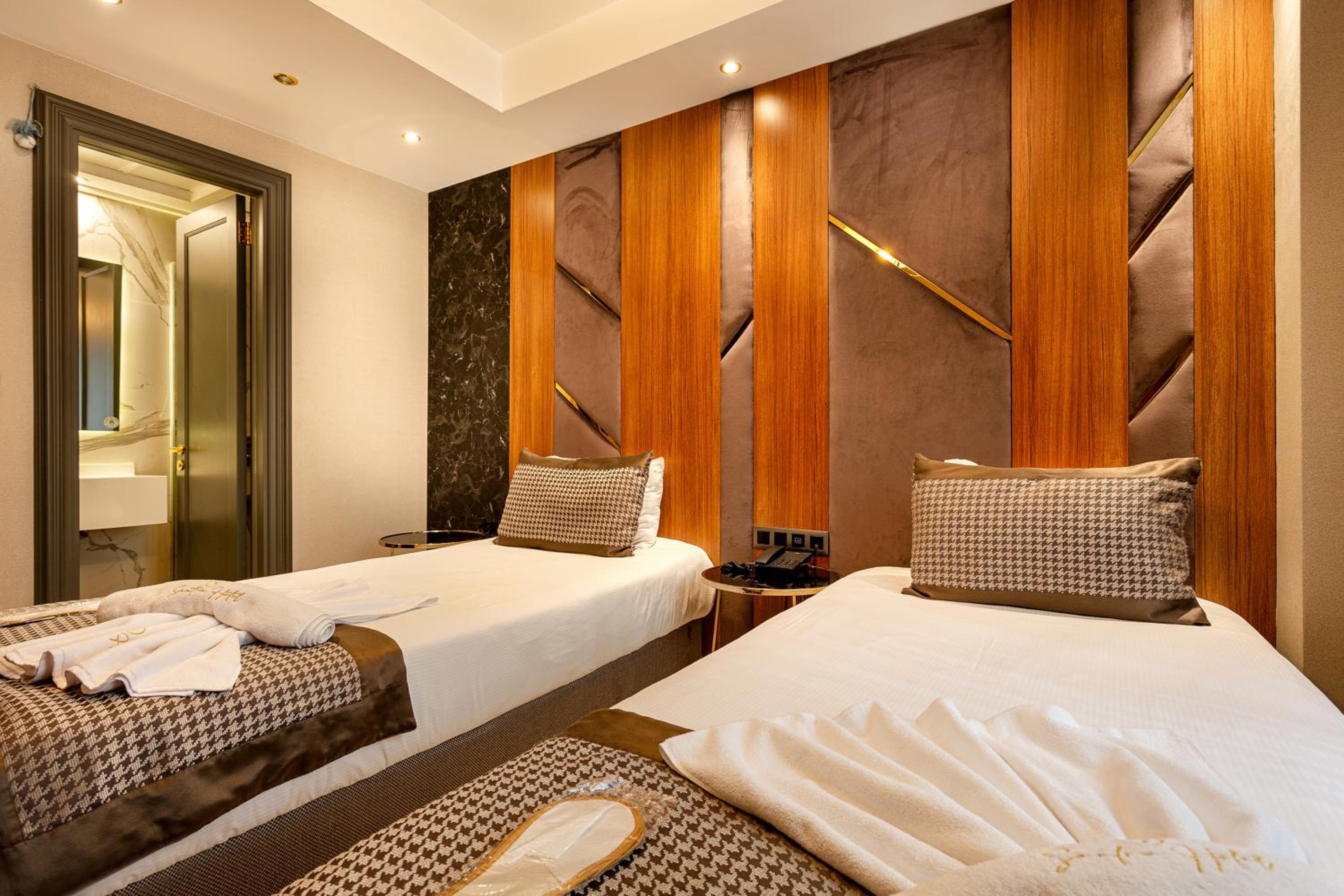 Standard Twin Room photo 1