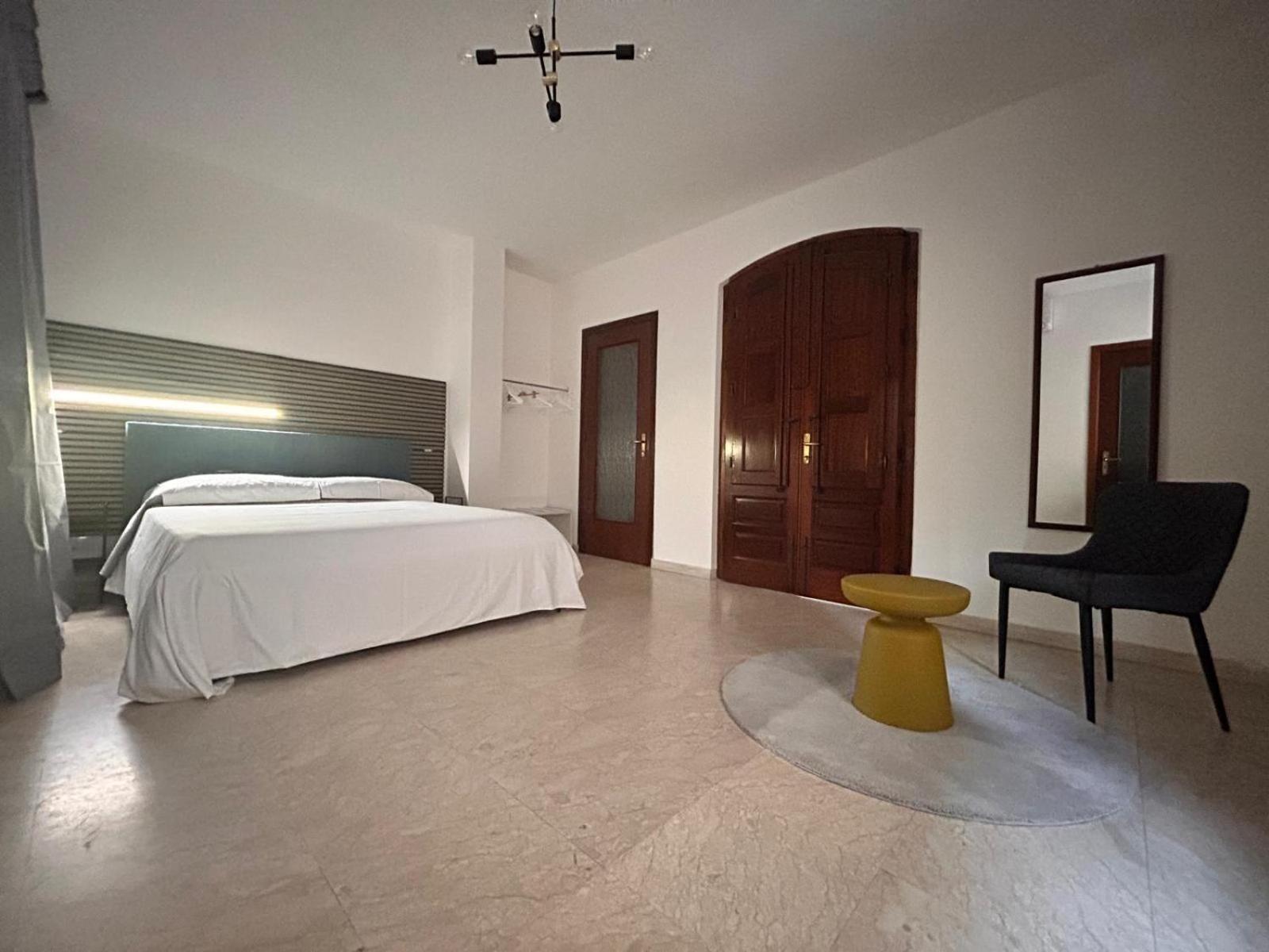Large Double Room photo 2