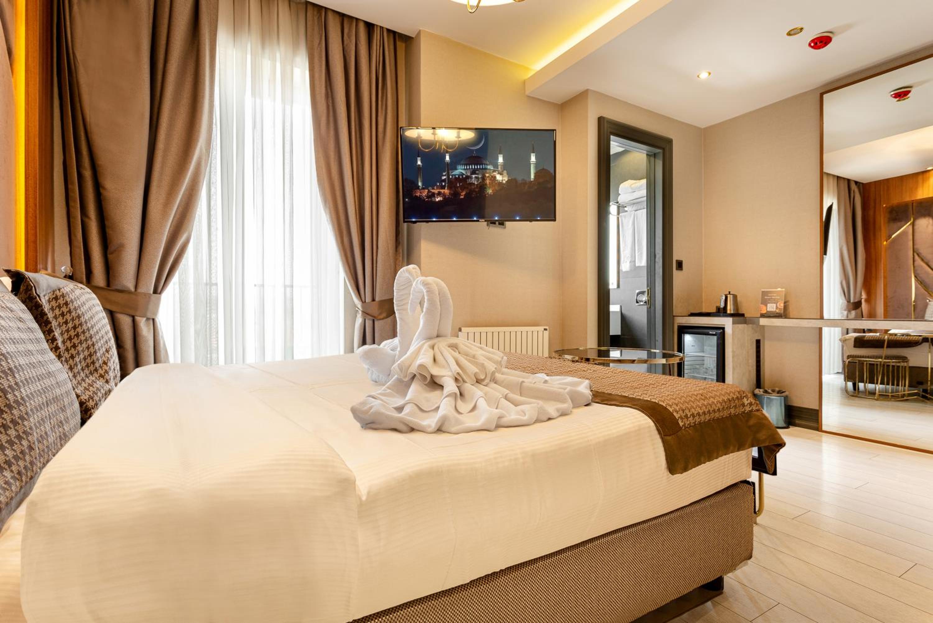 Large Double Room photo 3