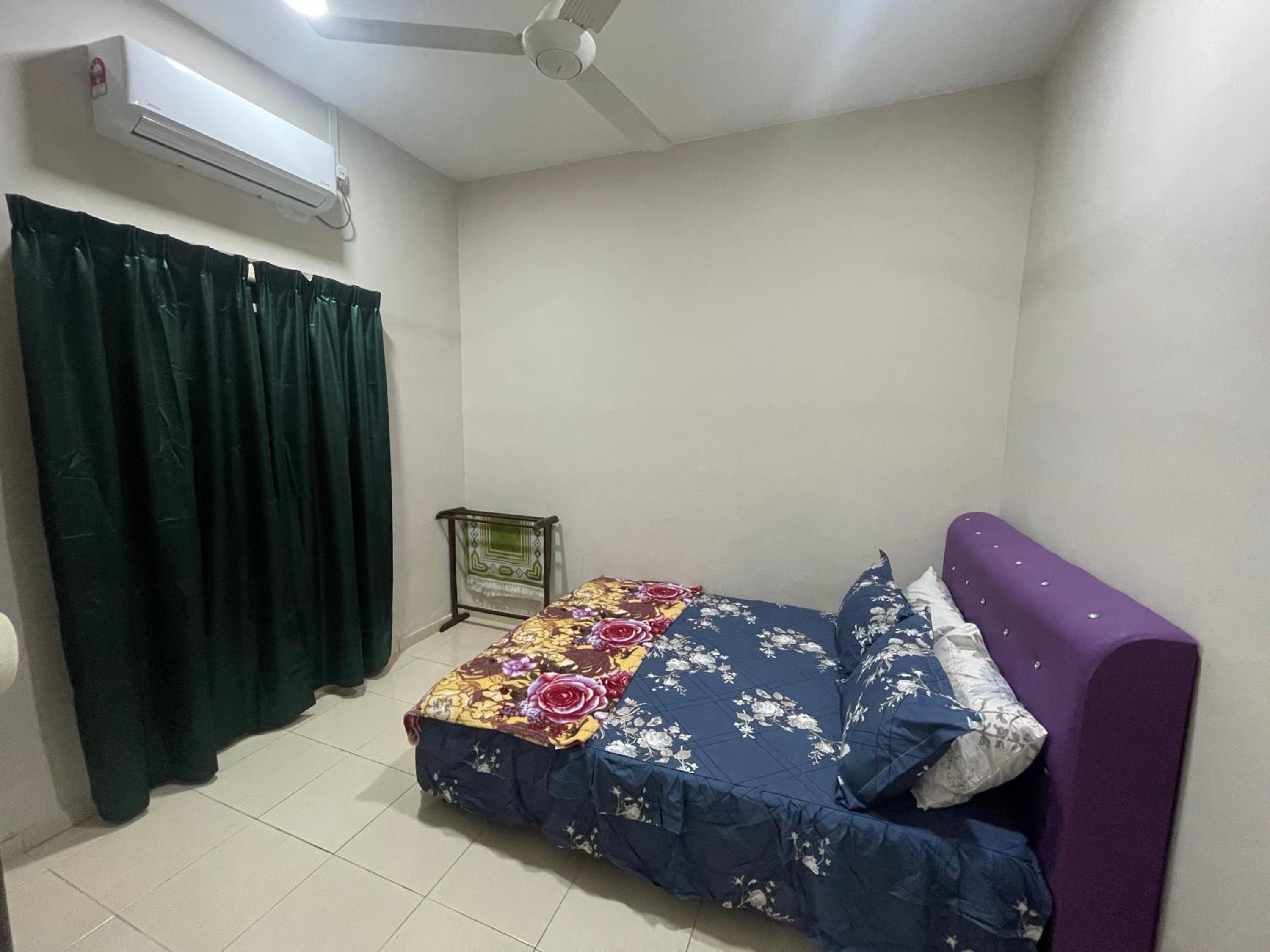 Three-Bedroom House photo 1