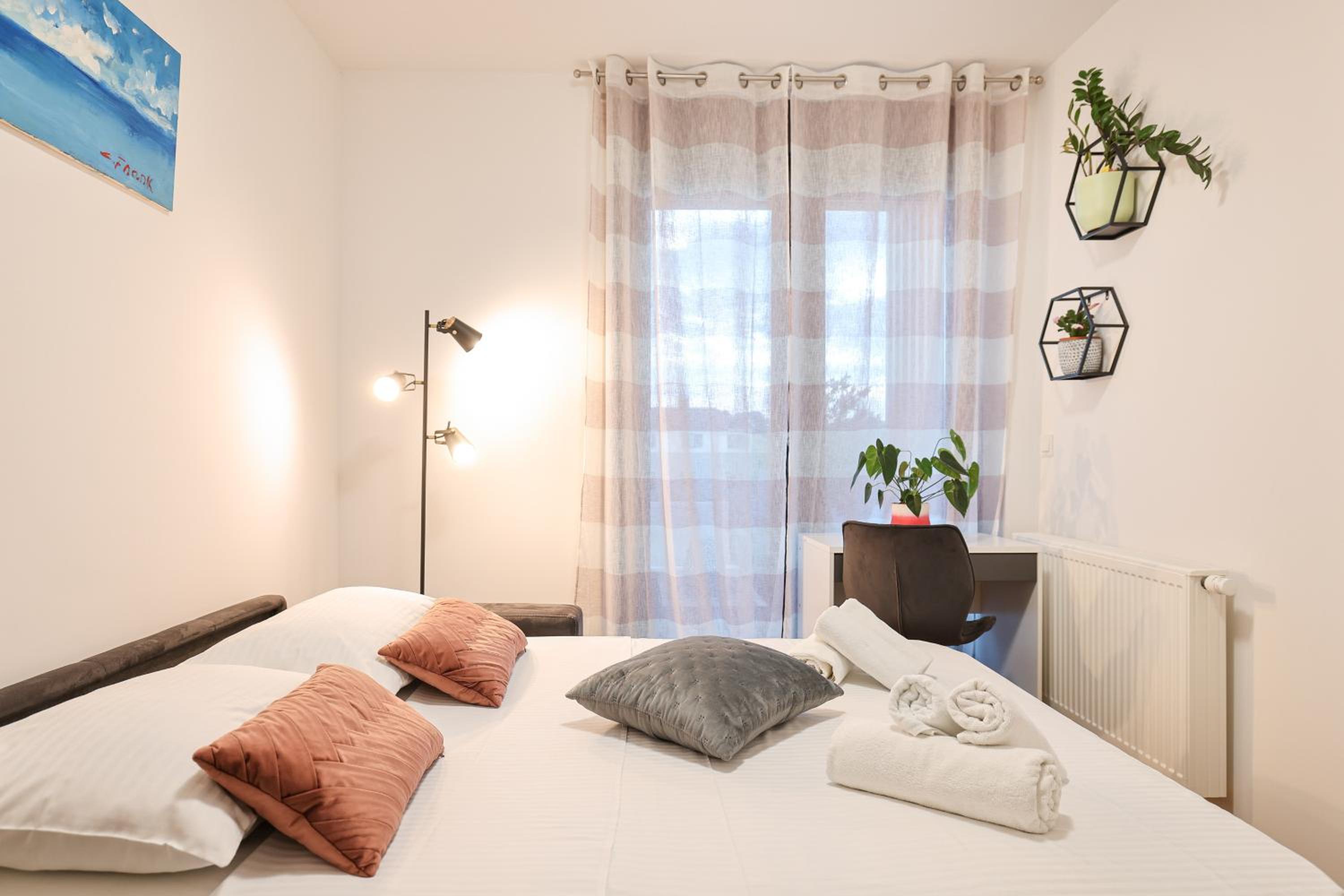 Three-Bedroom Apartment - Photo 76