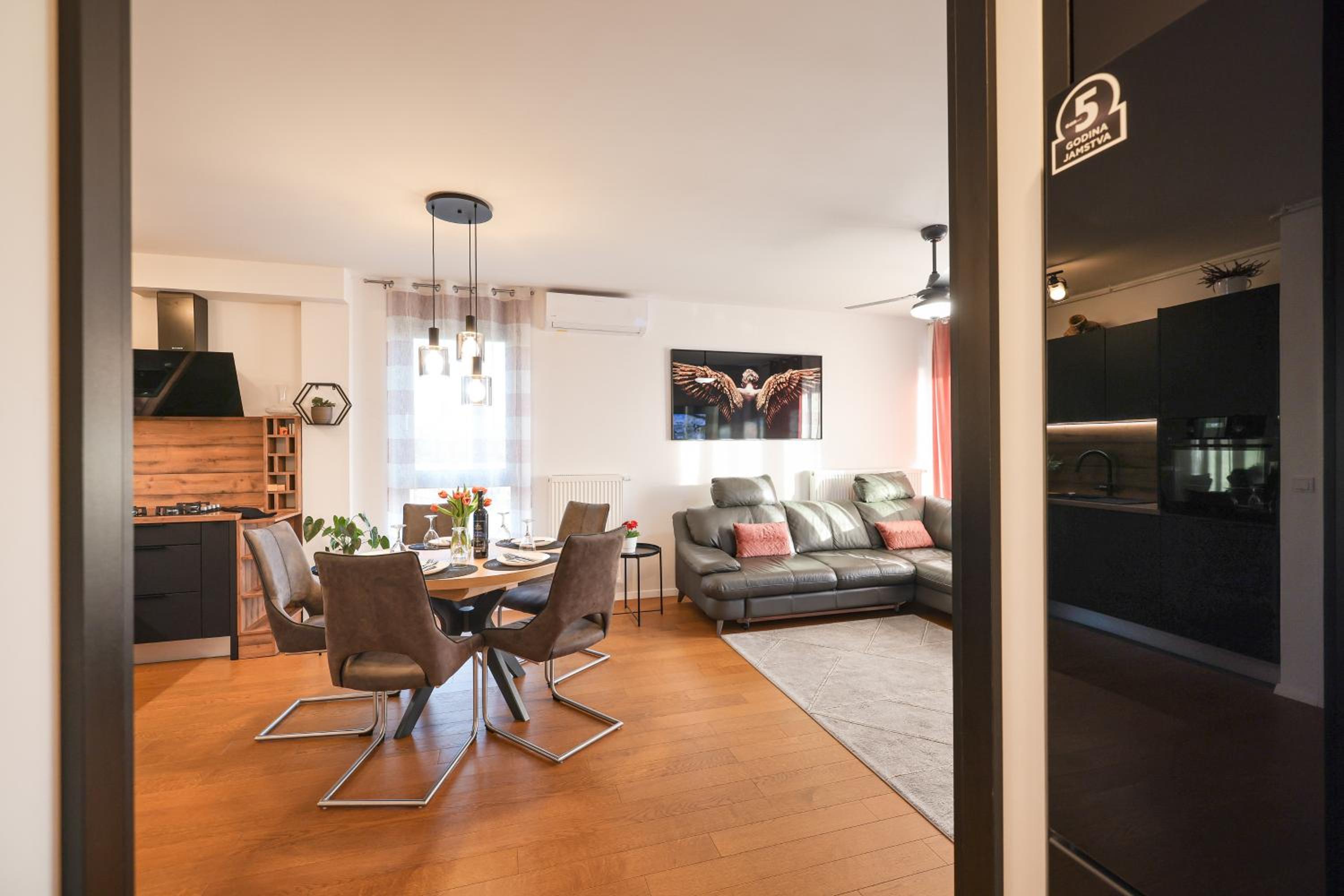 Three-Bedroom Apartment - Photo 46