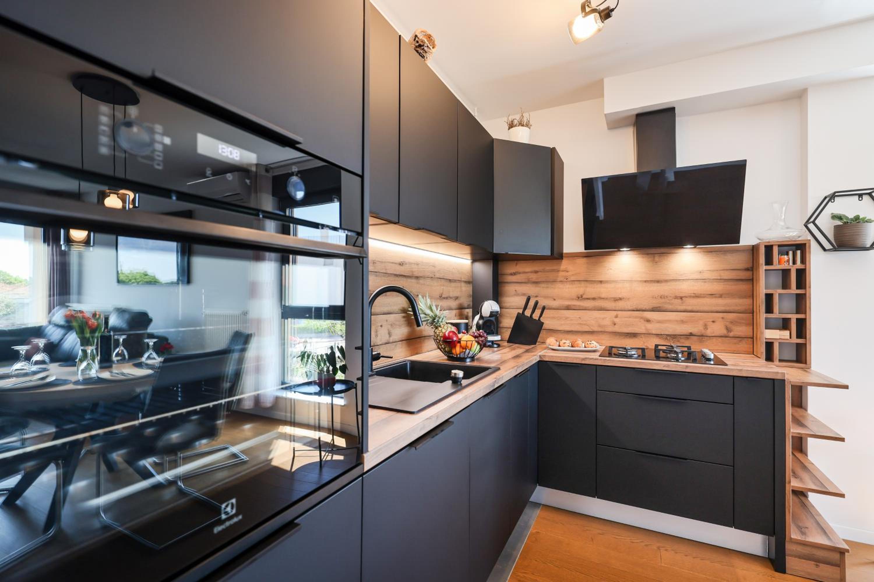 Three-Bedroom Apartment - Photo 44