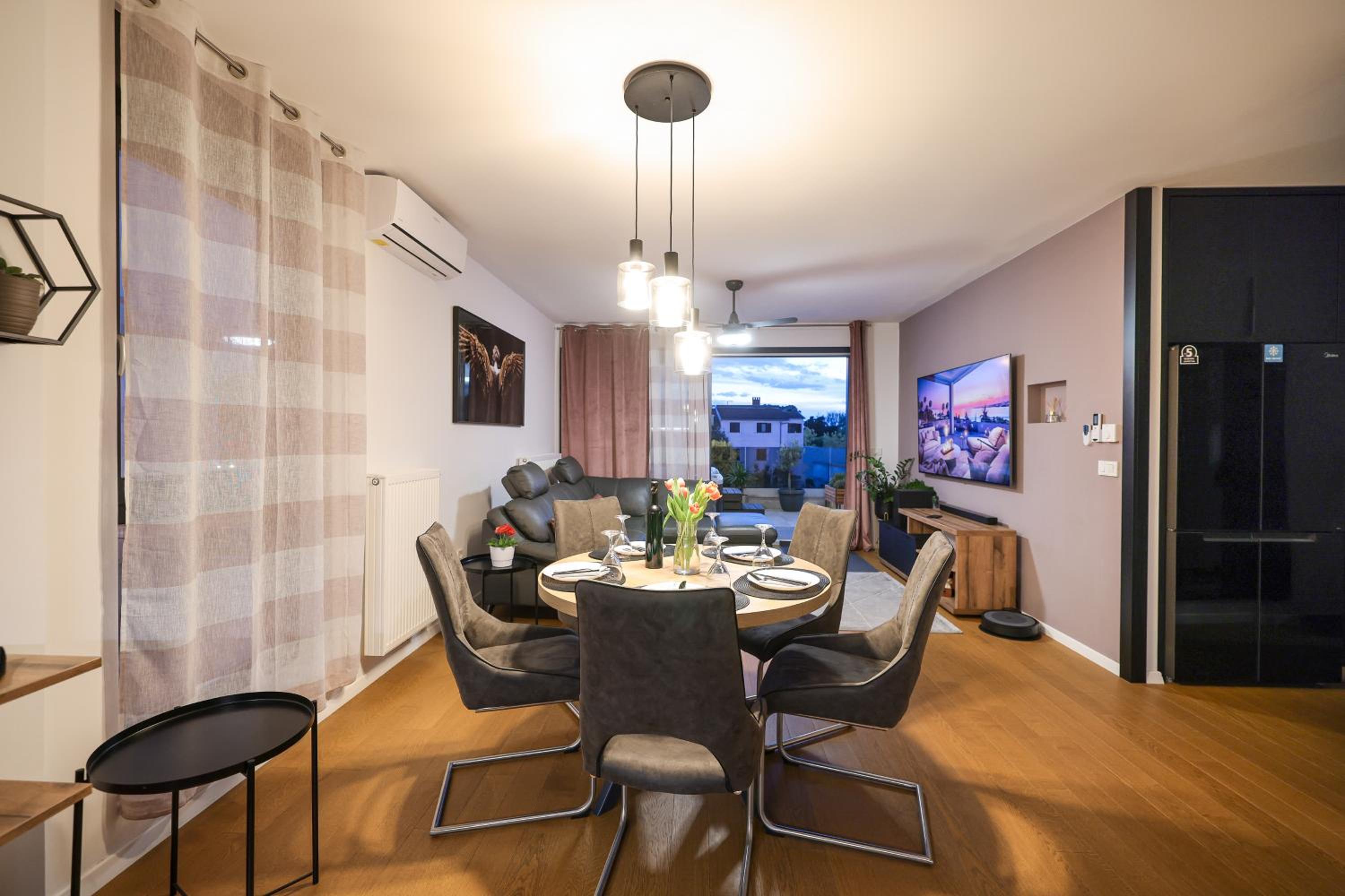 Three-Bedroom Apartment - Photo 42