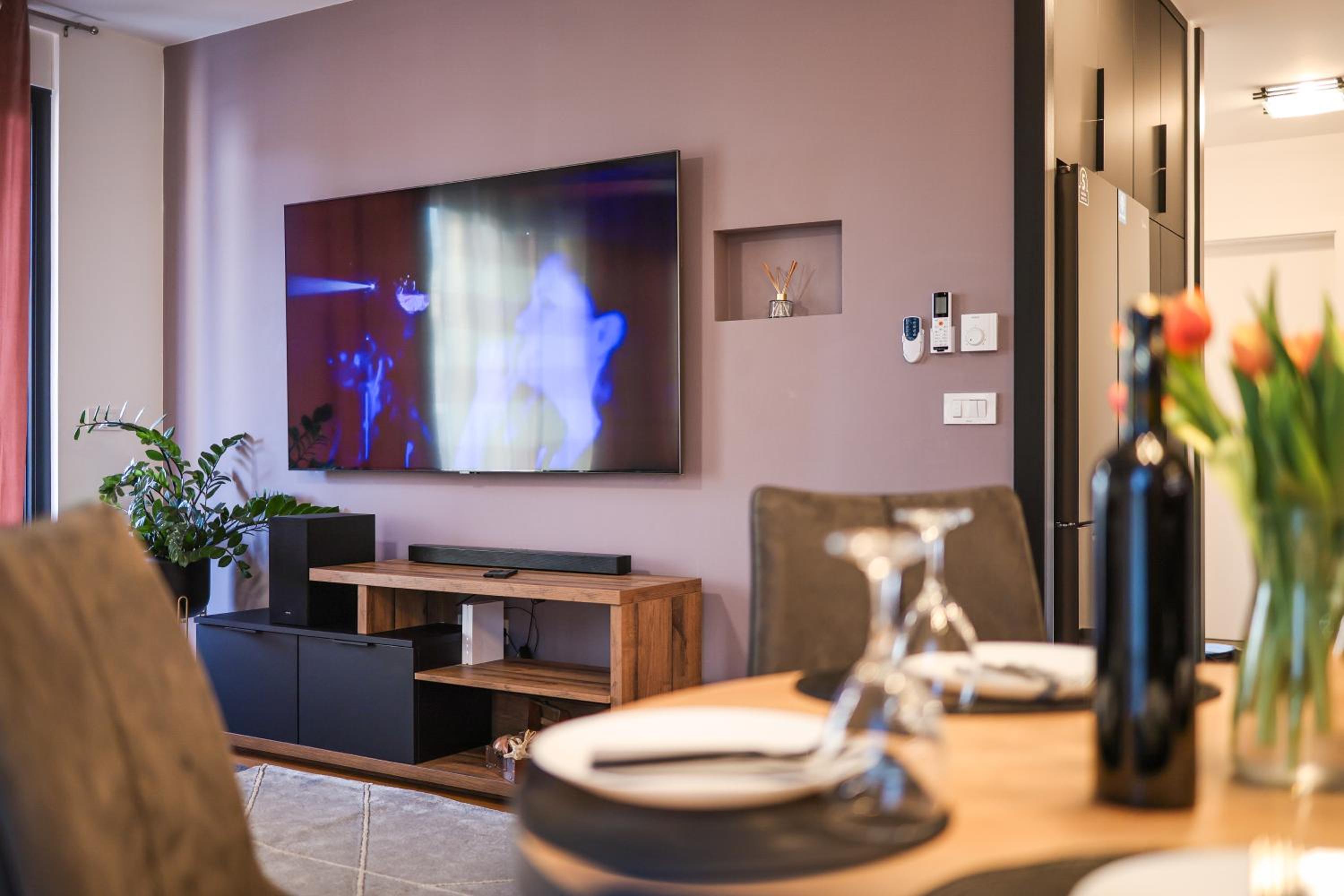 Three-Bedroom Apartment - Photo 39