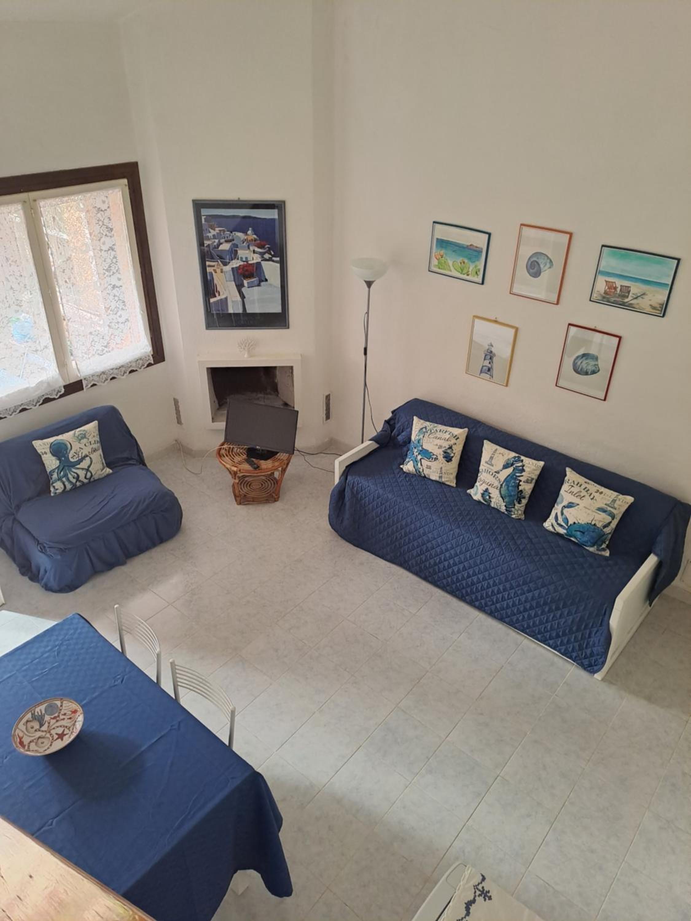 One-Bedroom House photo 1