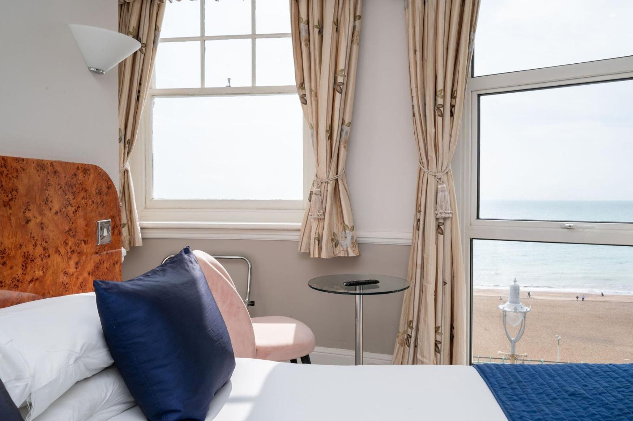 Cozy Double Room with Sea View - Photo 2