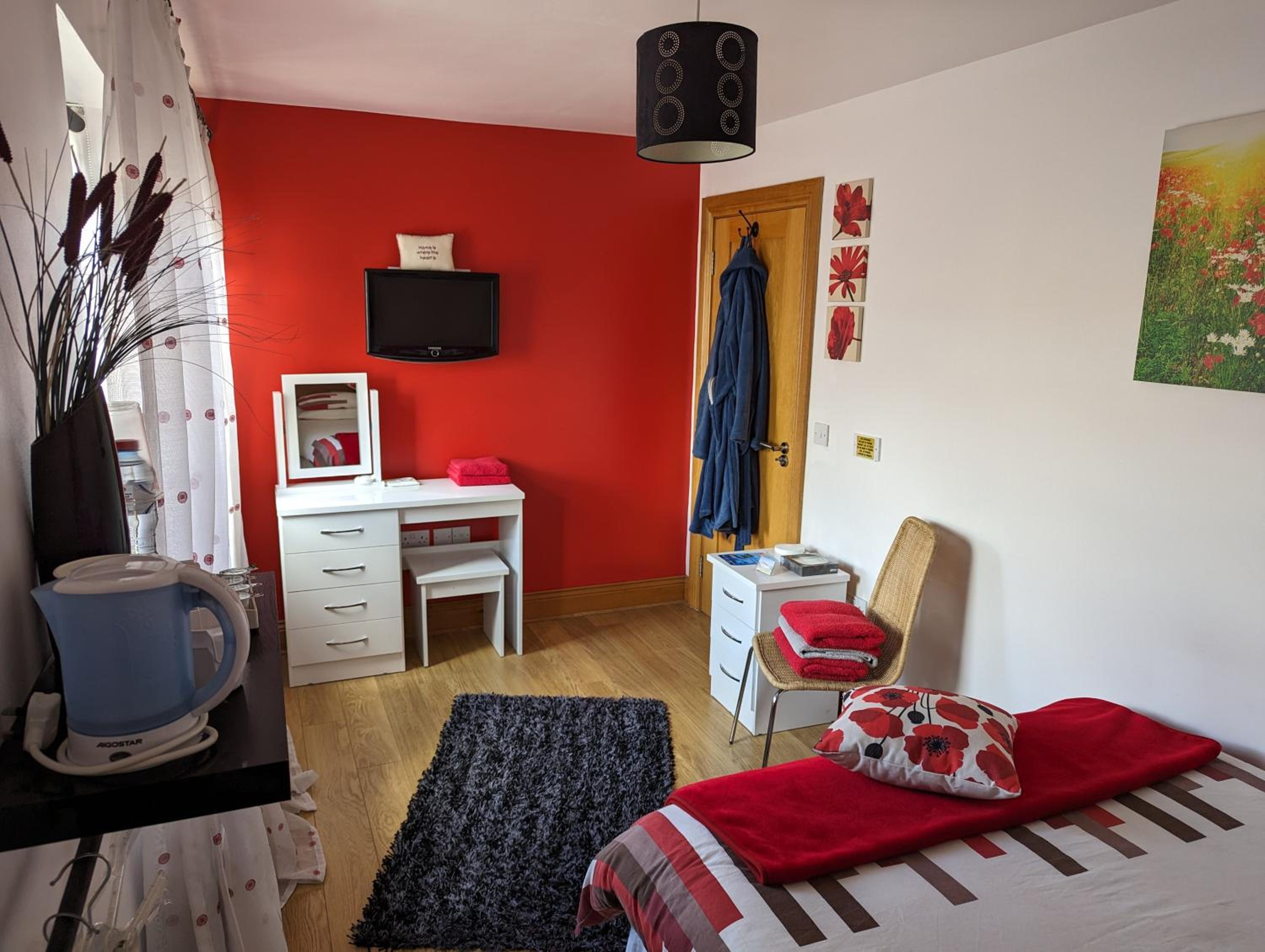 Double Room - Photo 8