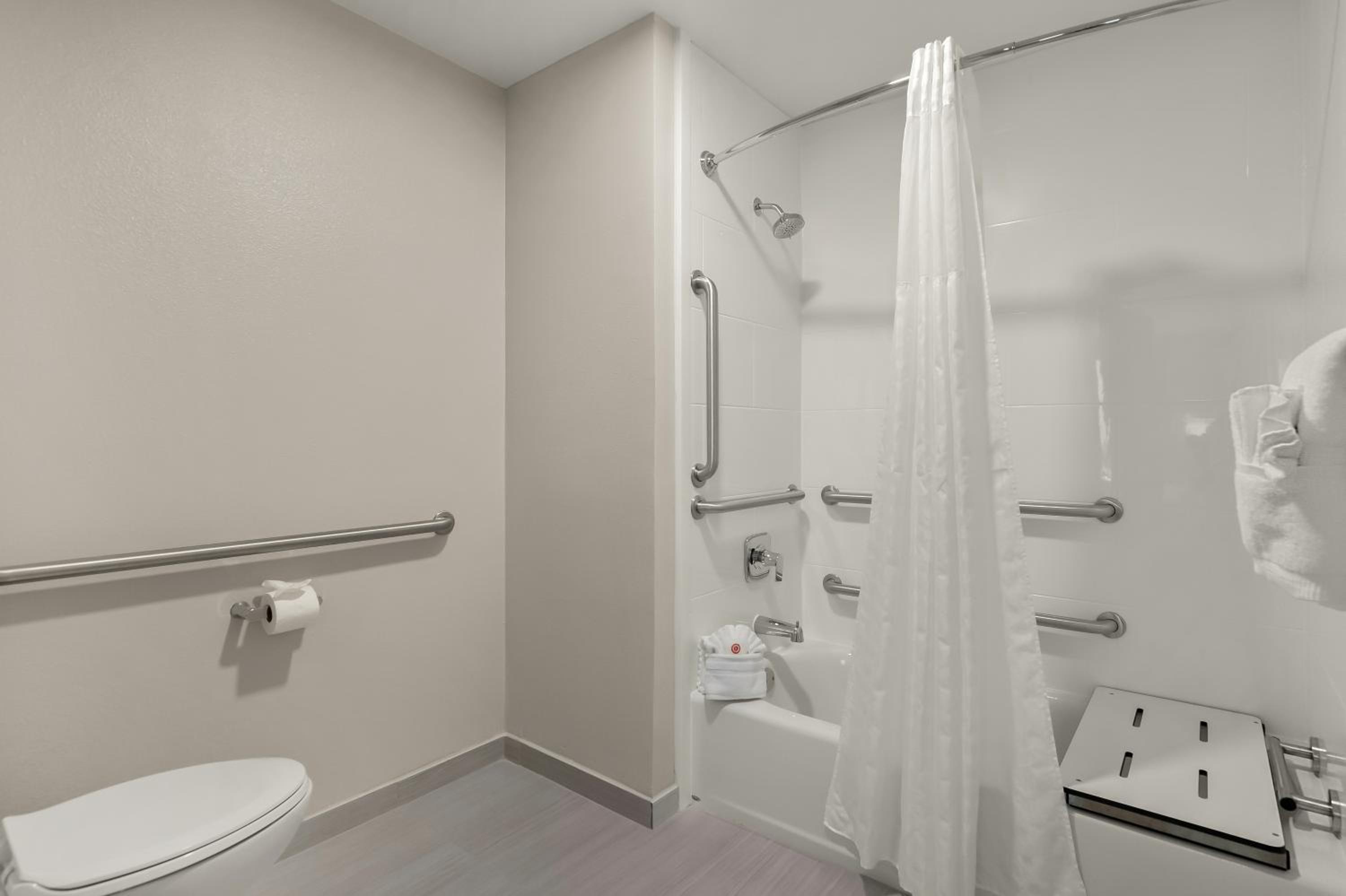 Queen Room - Disability Access/Non Smoking - Photo 4
