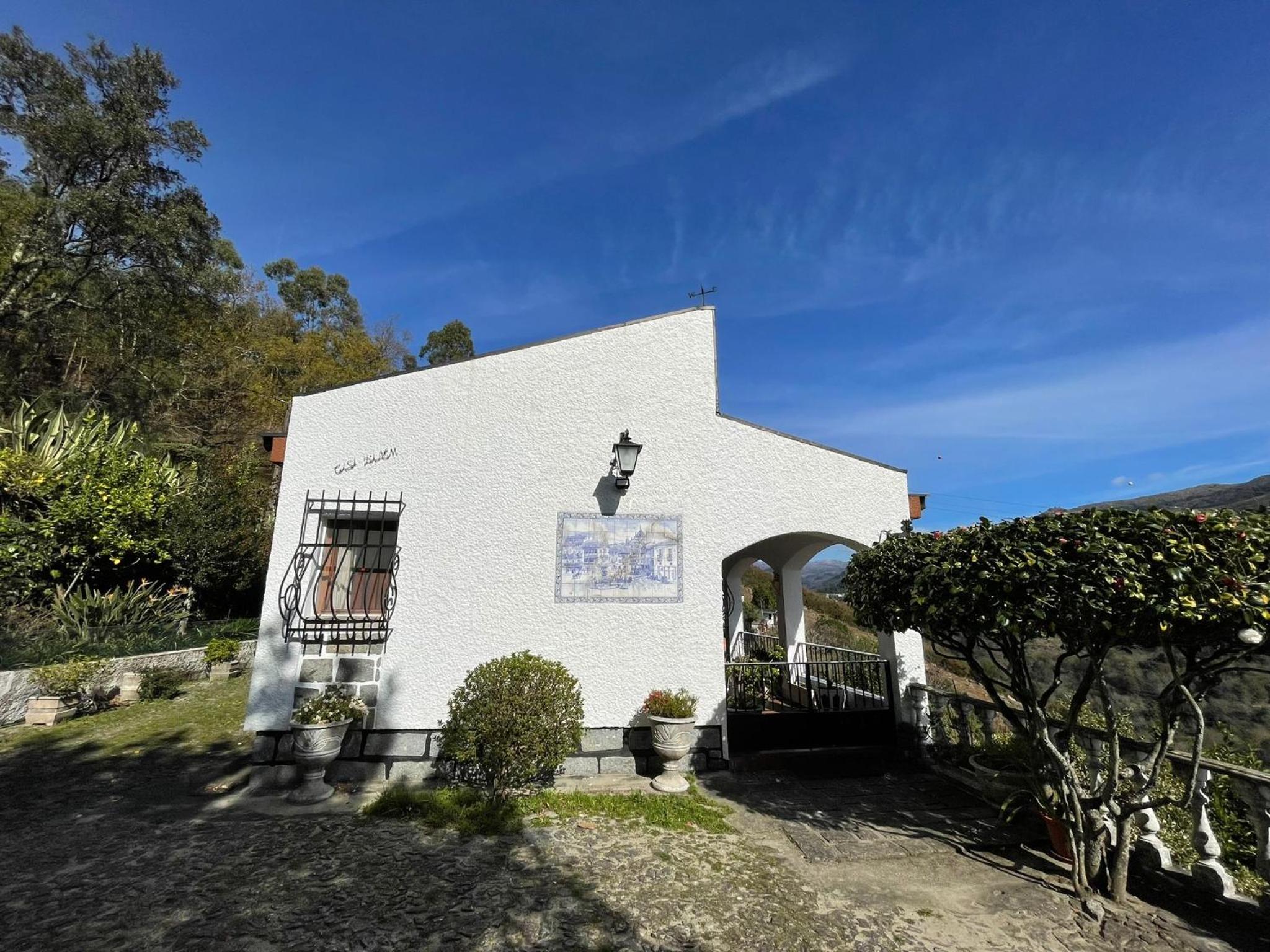 Three-Bedroom Villa photo 2