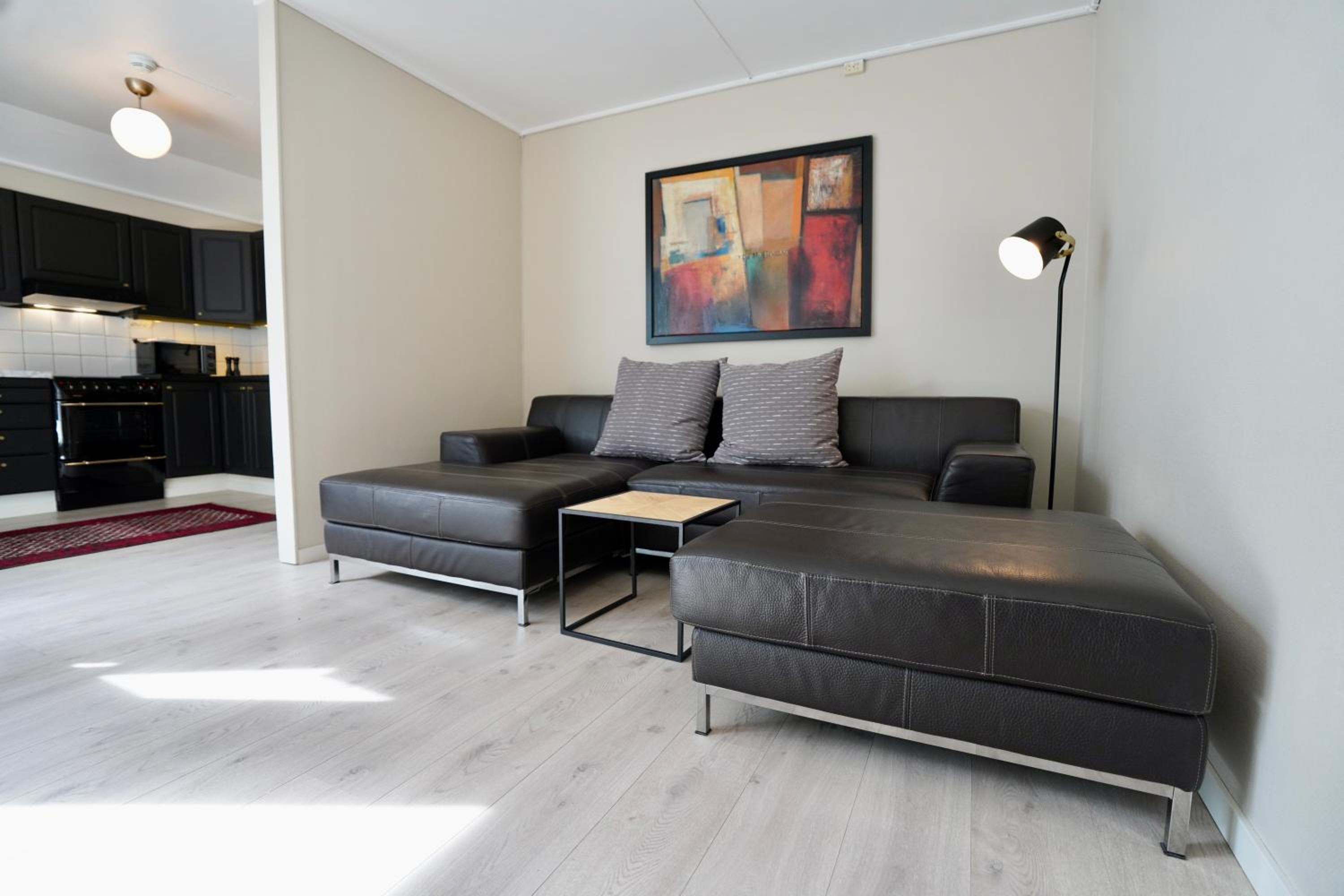 One-Bedroom Apartment photo 1