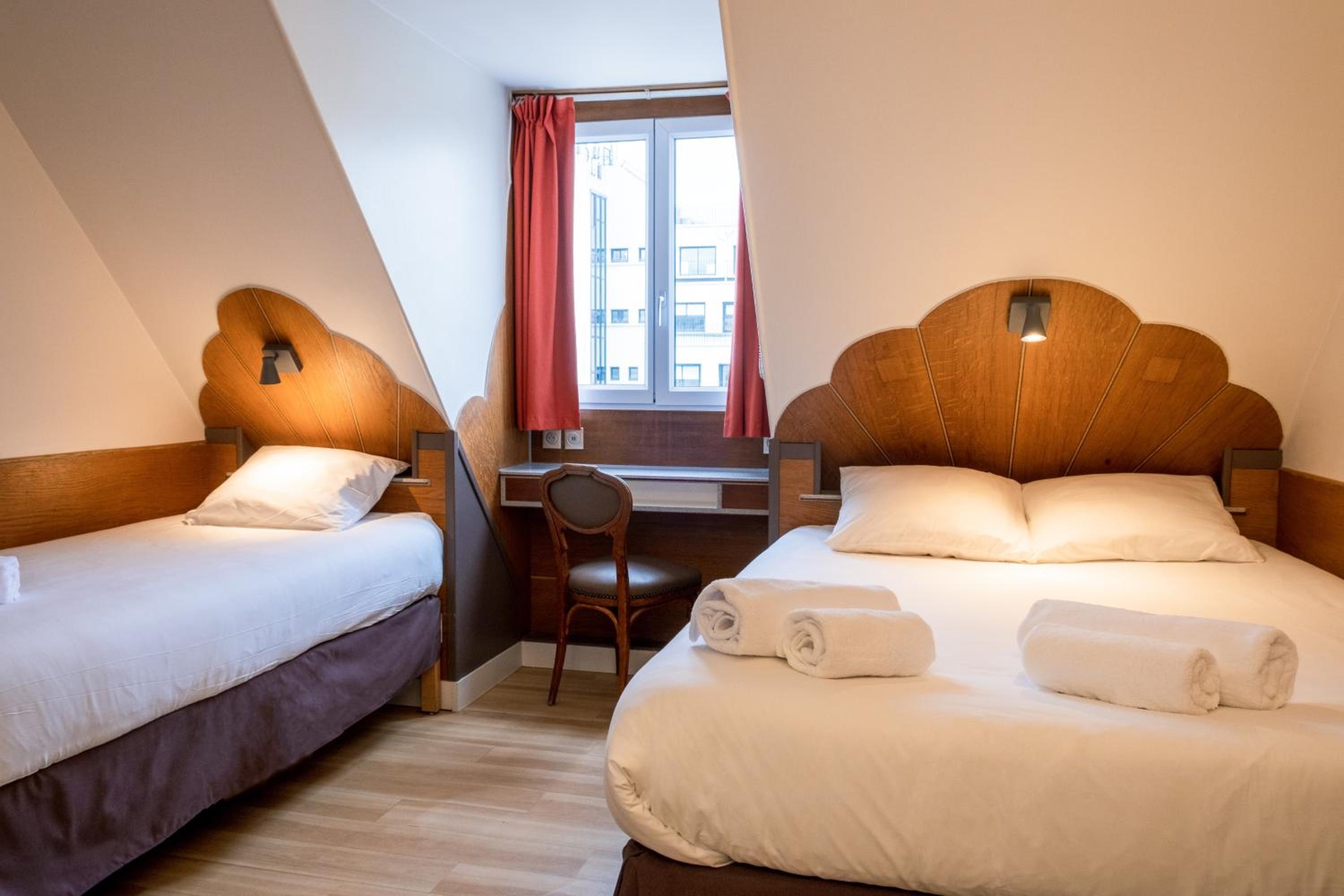 Triple Room with Private Shower and Toilet thumbnail 5