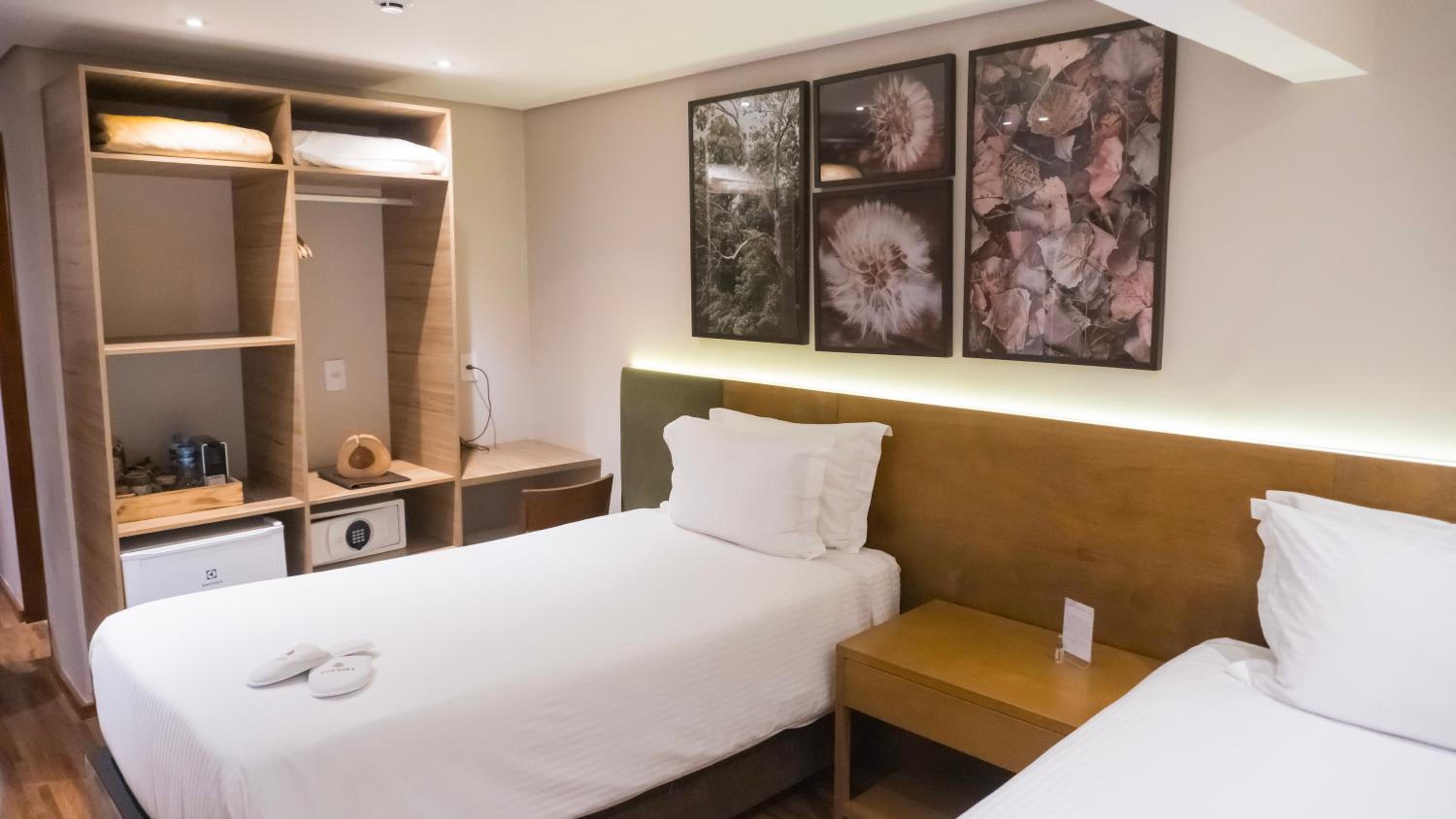 Deluxe Queen Room